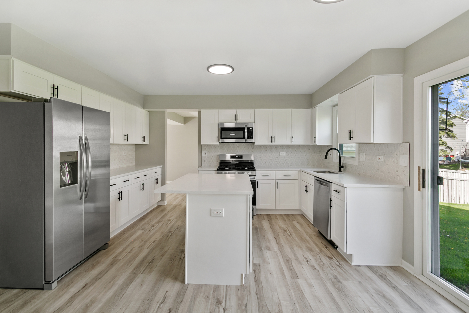 731 Roaring Brook Lane, Algonquin, IL 60102
