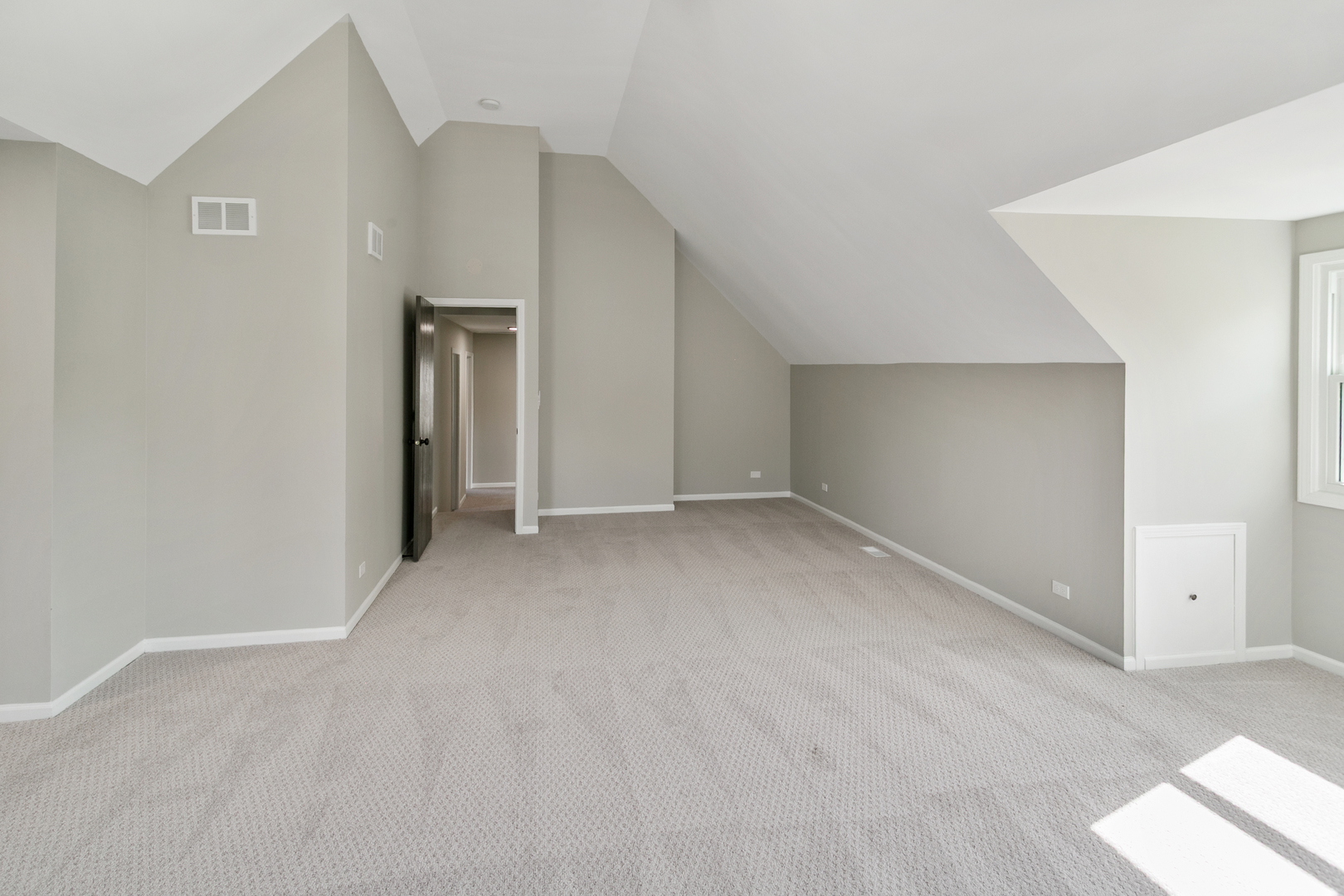 731 Roaring Brook Lane, Algonquin, IL 60102
