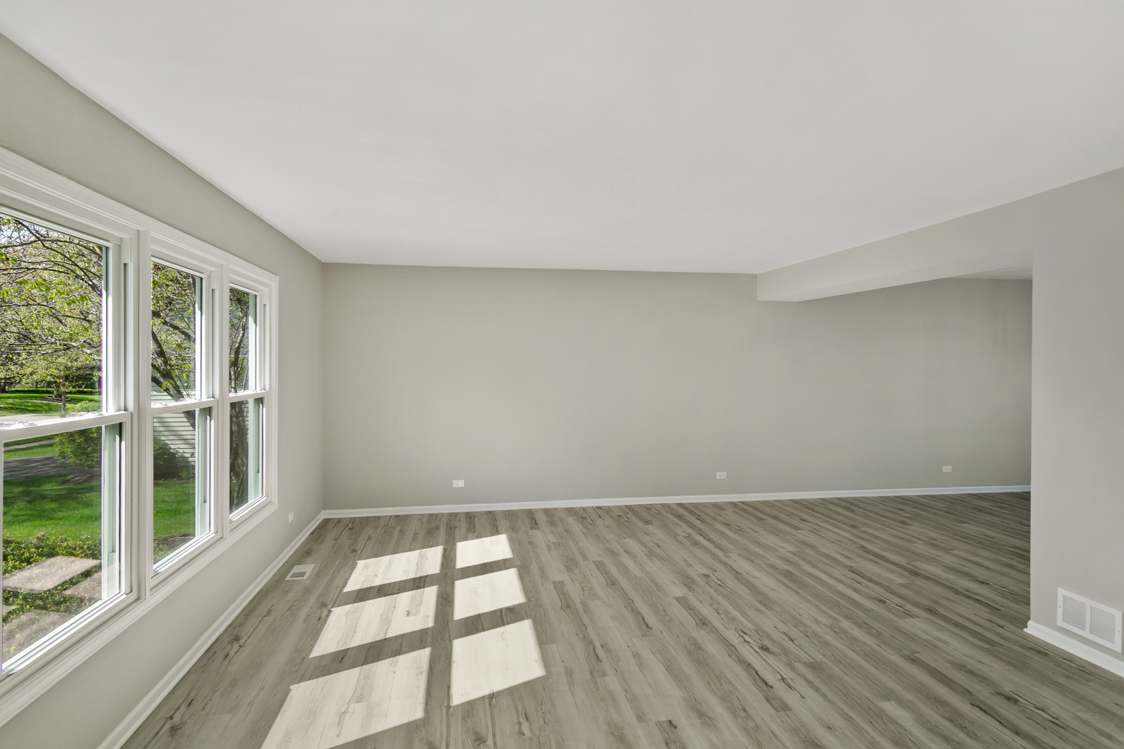 731 Roaring Brook Lane, Algonquin, IL 60102
