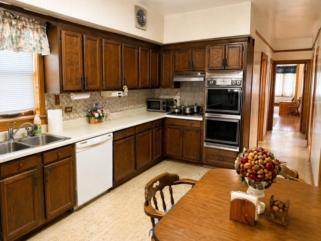 3024 W 40th Place, Chicago, IL 60632