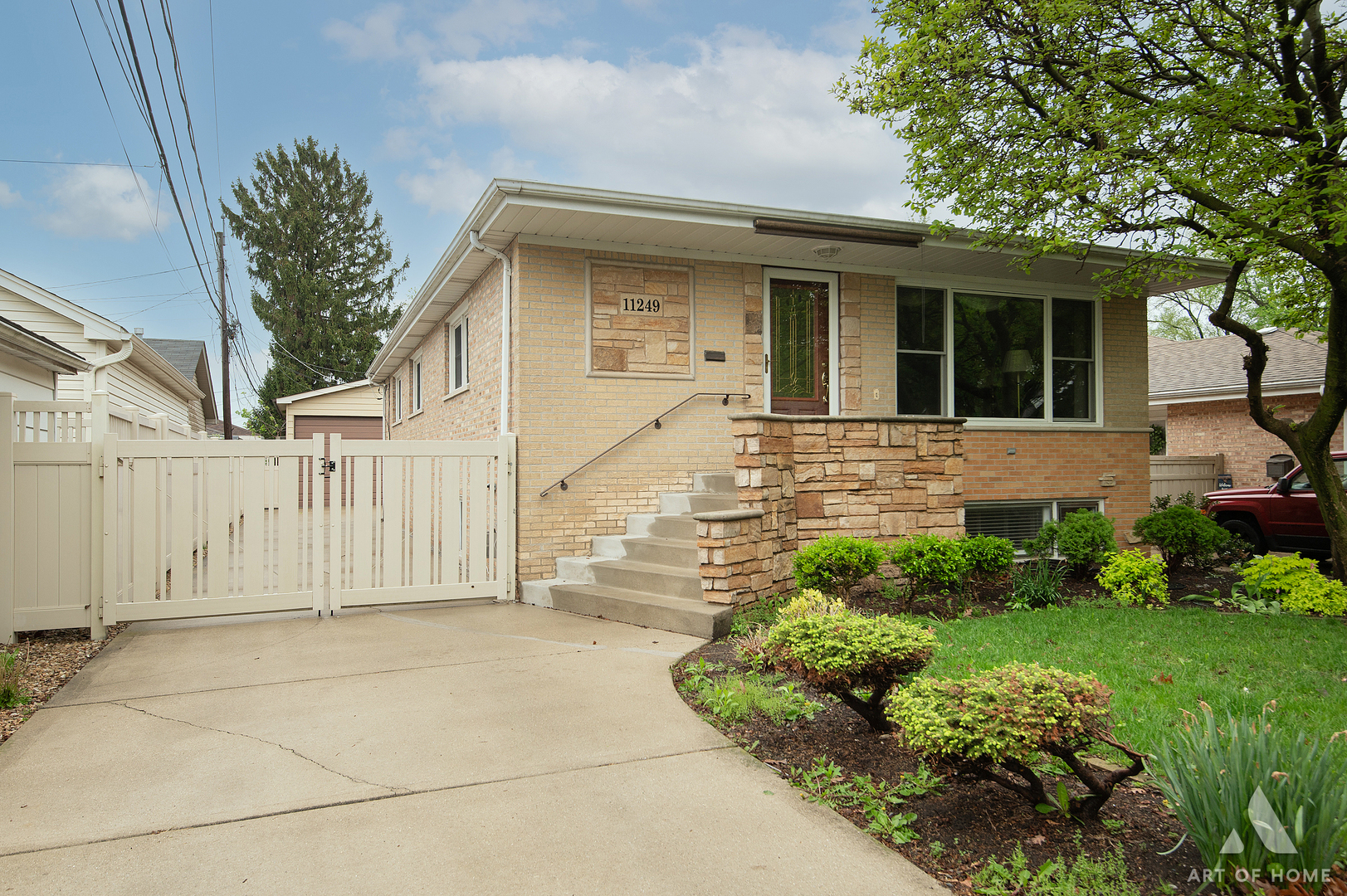 11249 S Homan Avenue, Chicago, IL 60655