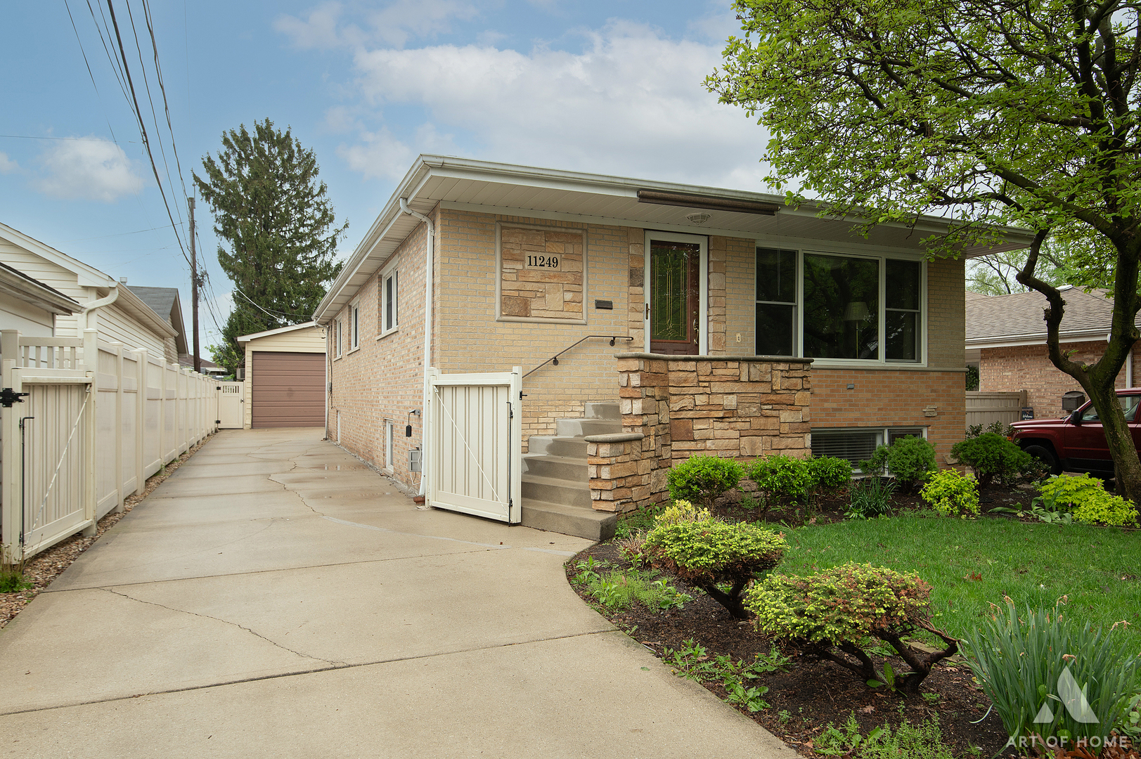 11249 S Homan Avenue, Chicago, IL 60655