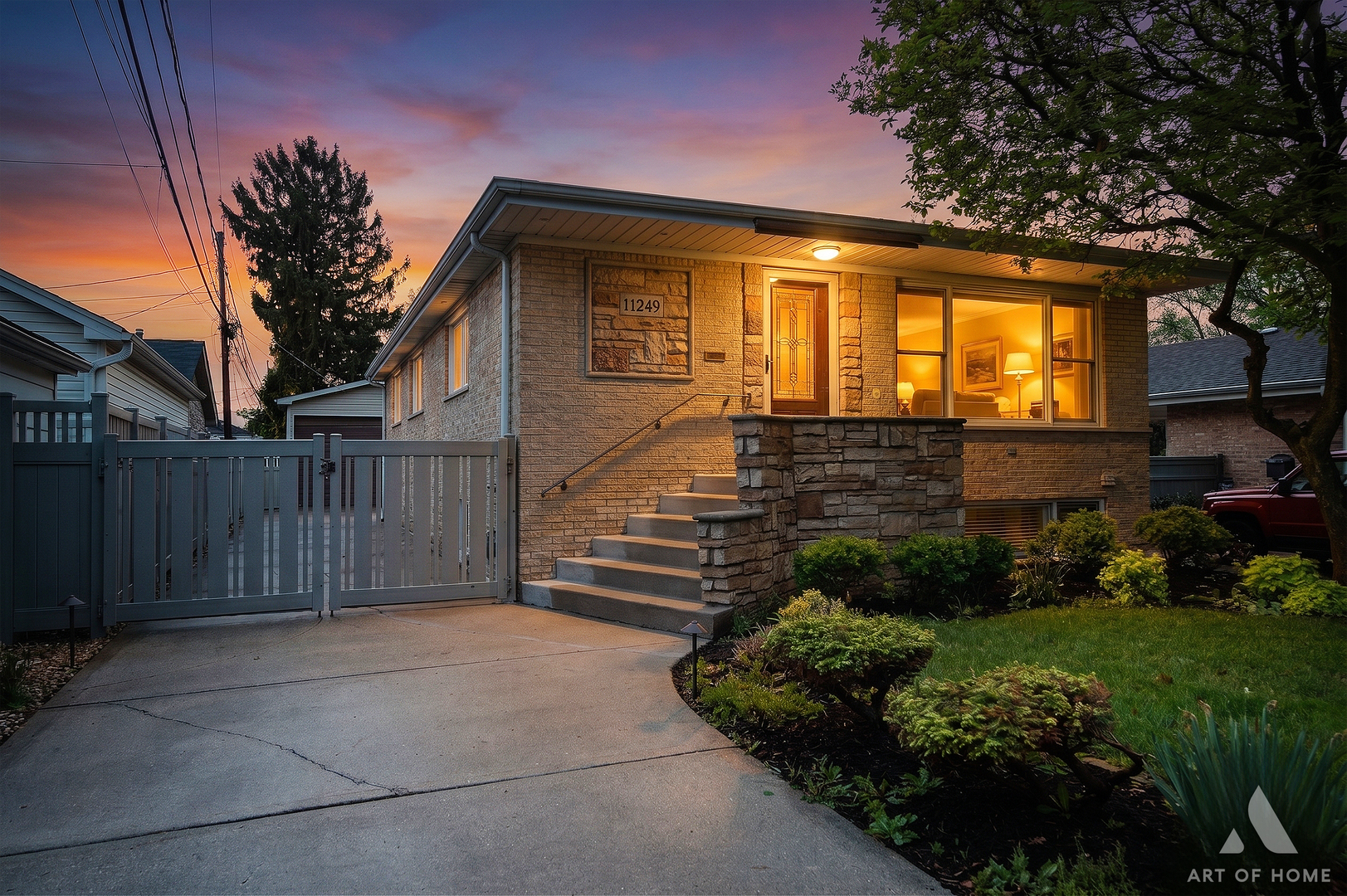11249 S Homan Avenue, Chicago, IL 60655