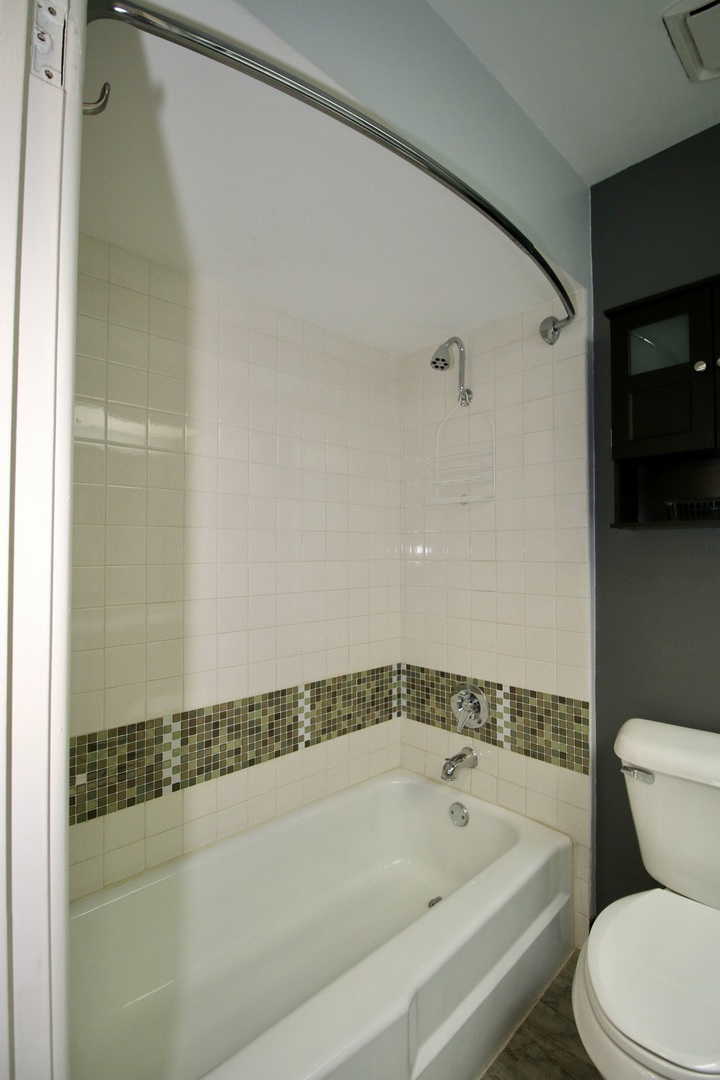 3012 Roberts Drive #5, Woodridge, IL 60517