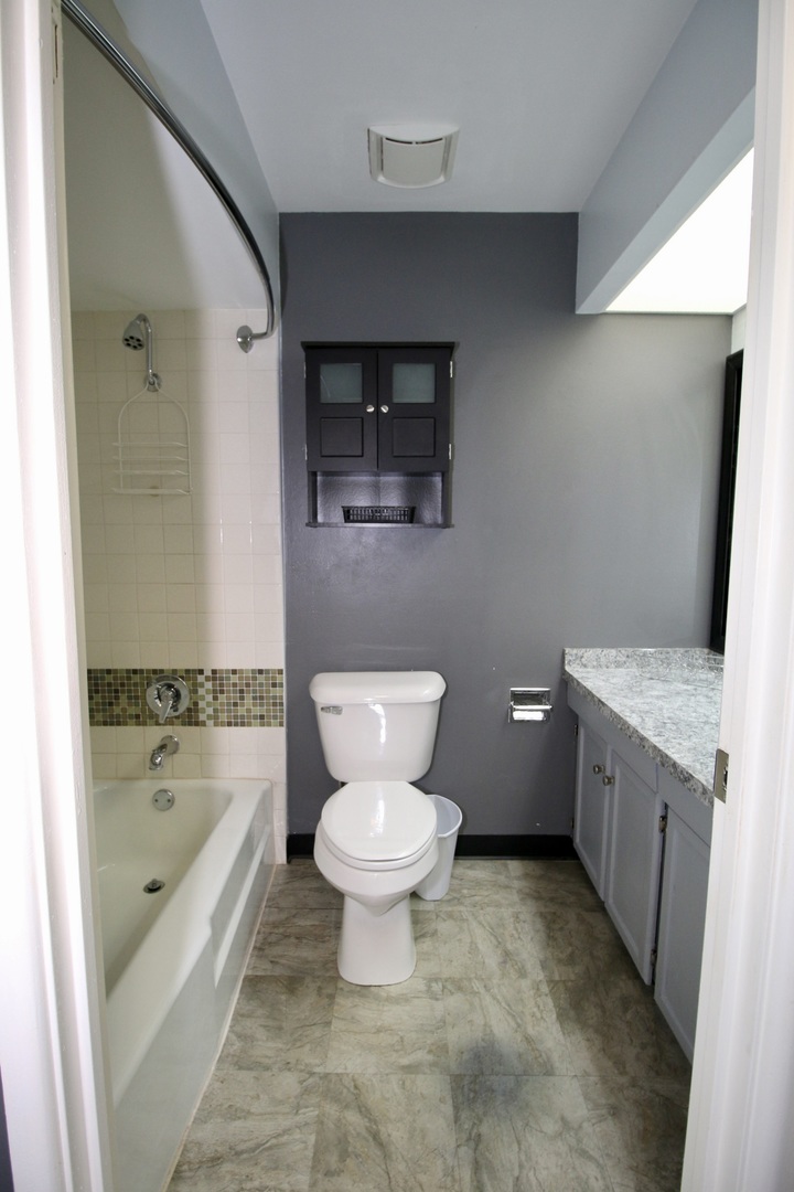3012 Roberts Drive #5, Woodridge, IL 60517