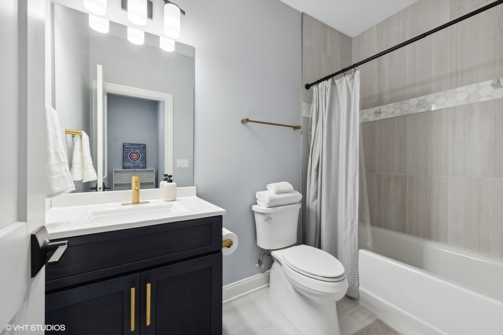 416 N Cass Avenue #4, Westmont, IL 60559