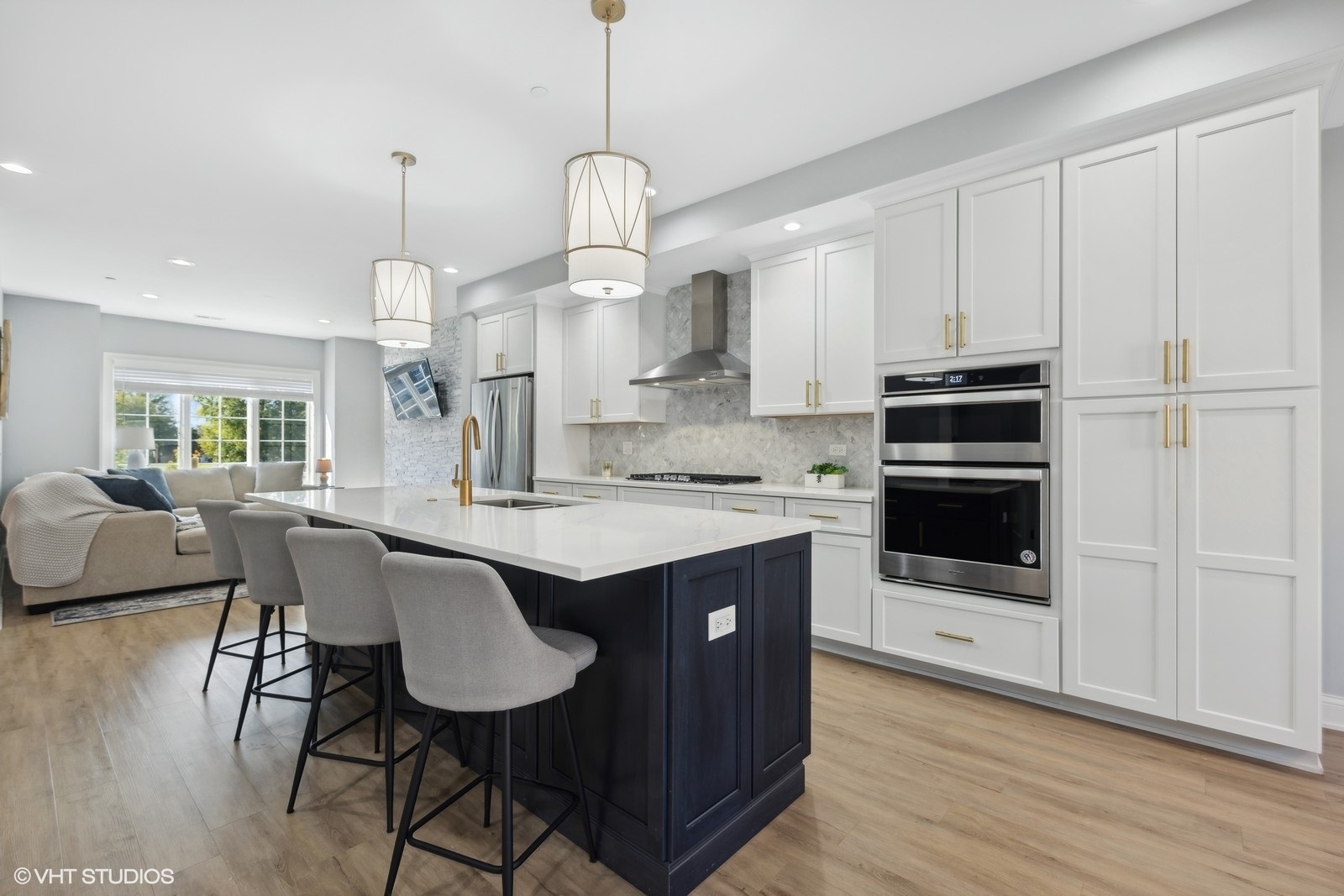 416 N Cass Avenue #4, Westmont, IL 60559