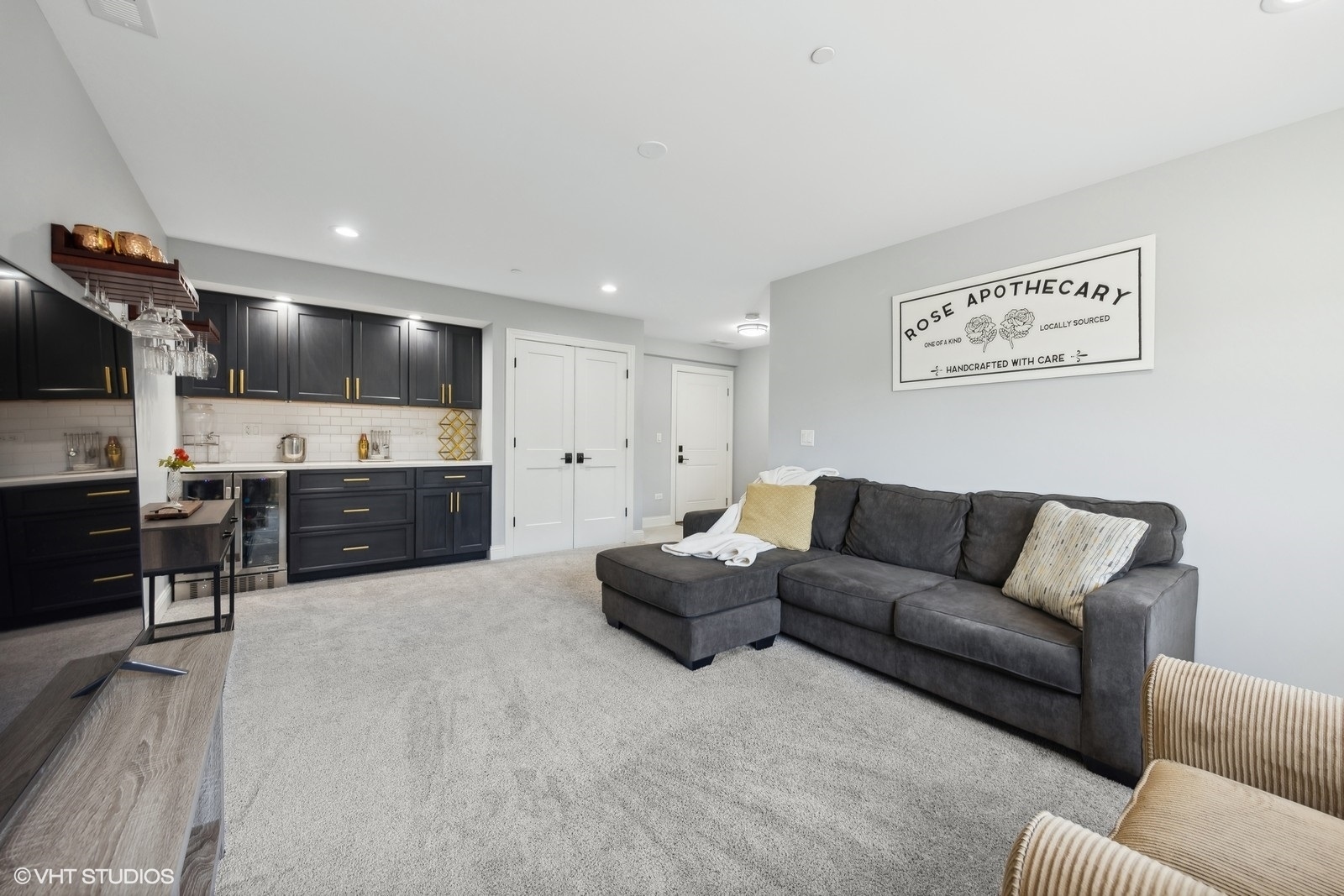 416 N Cass Avenue #4, Westmont, IL 60559