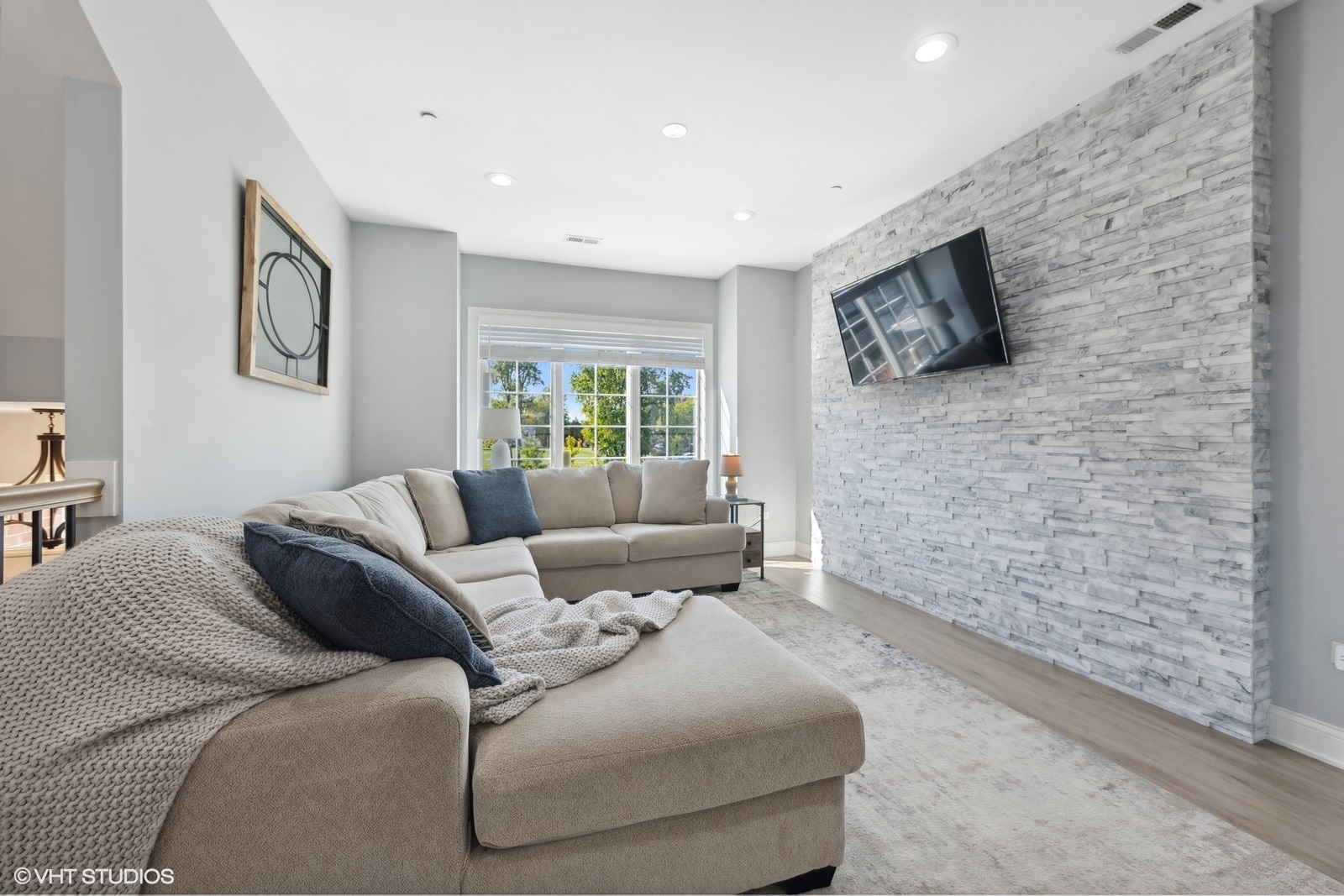 416 N Cass Avenue #4, Westmont, IL 60559