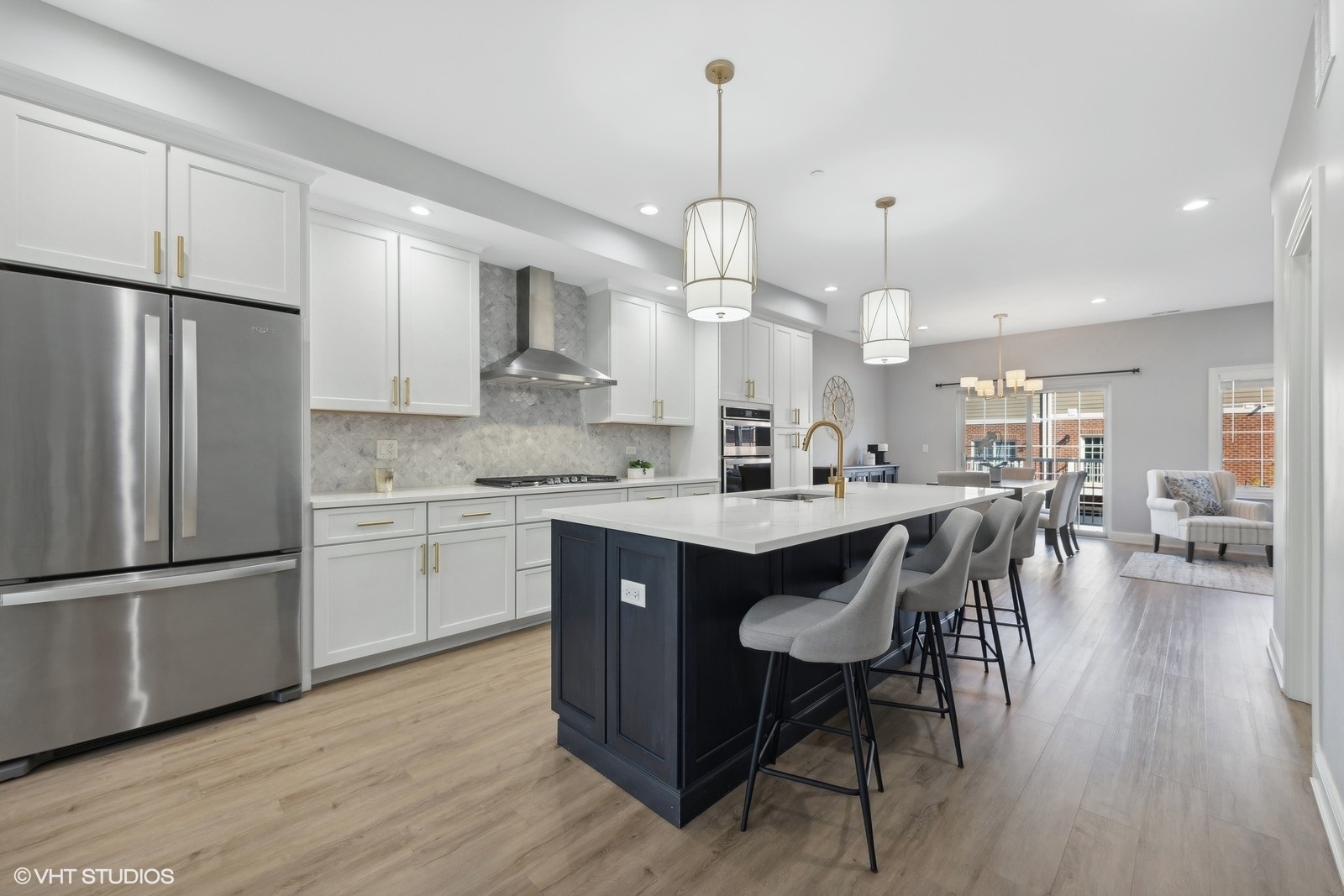 416 N Cass Avenue #4, Westmont, IL 60559