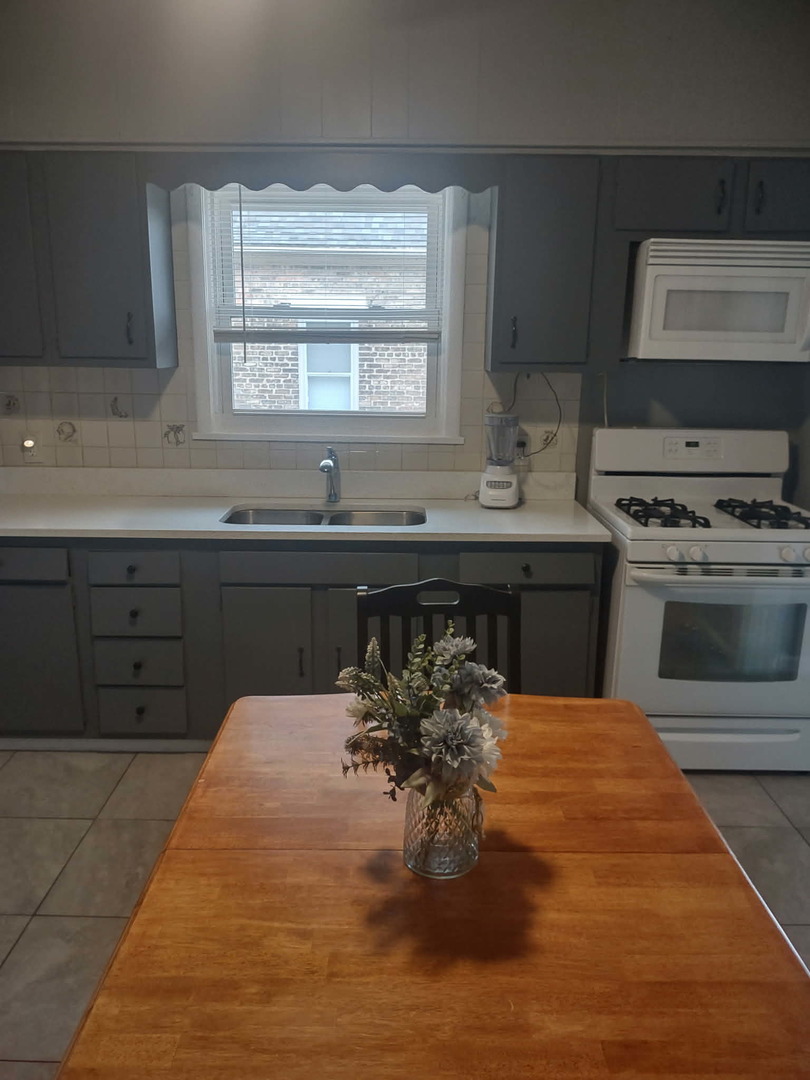 827 Porter Street, Joliet, IL 60432