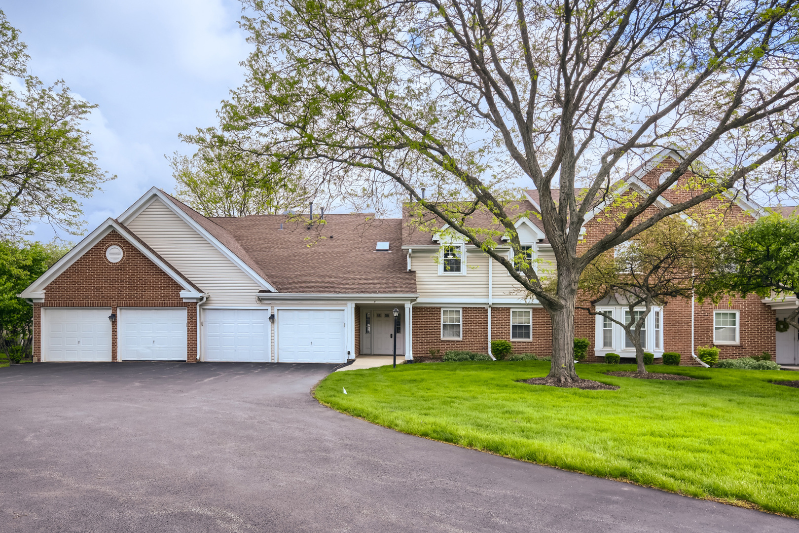 41 Ashburn Court #X2, Schaumburg, IL 60193