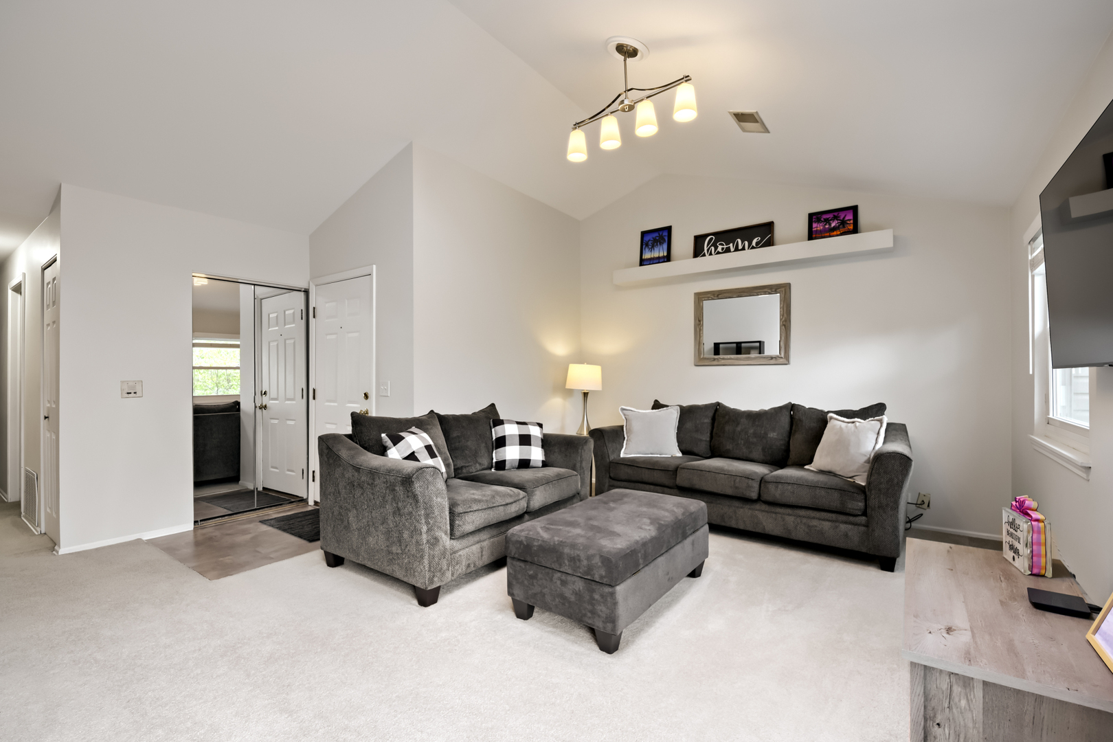 41 Ashburn Court #X2, Schaumburg, IL 60193