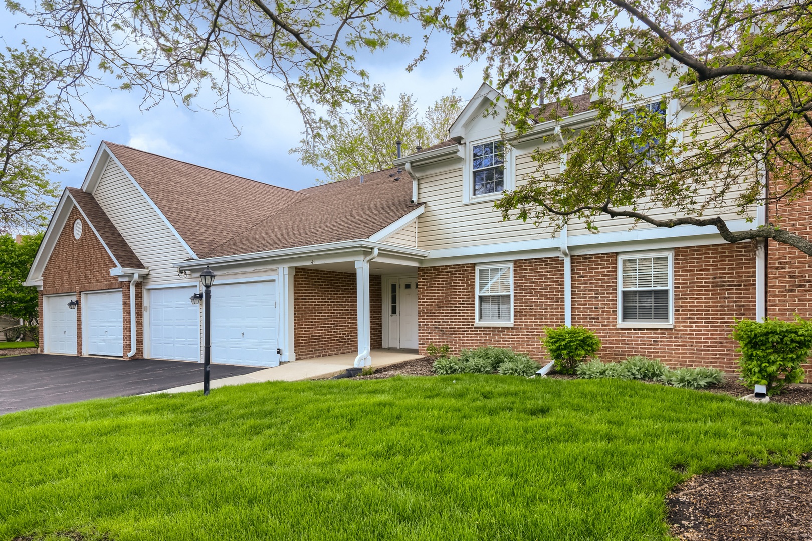 41 Ashburn Court #X2, Schaumburg, IL 60193