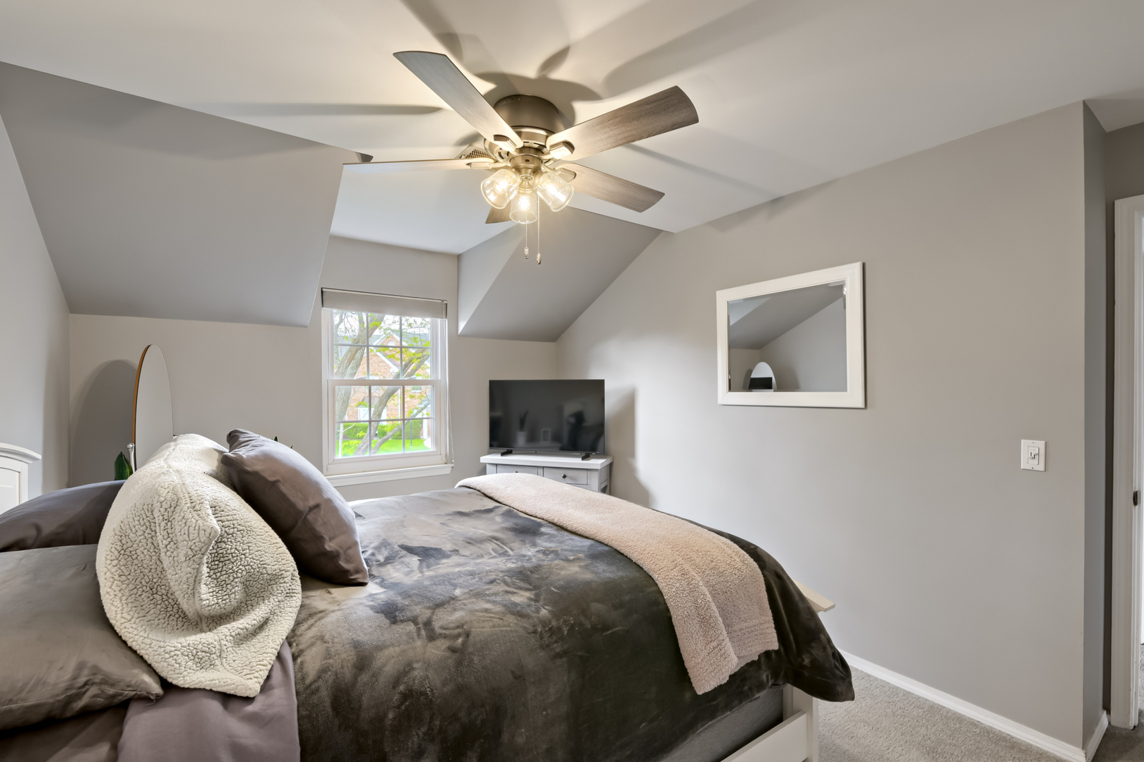 41 Ashburn Court #X2, Schaumburg, IL 60193