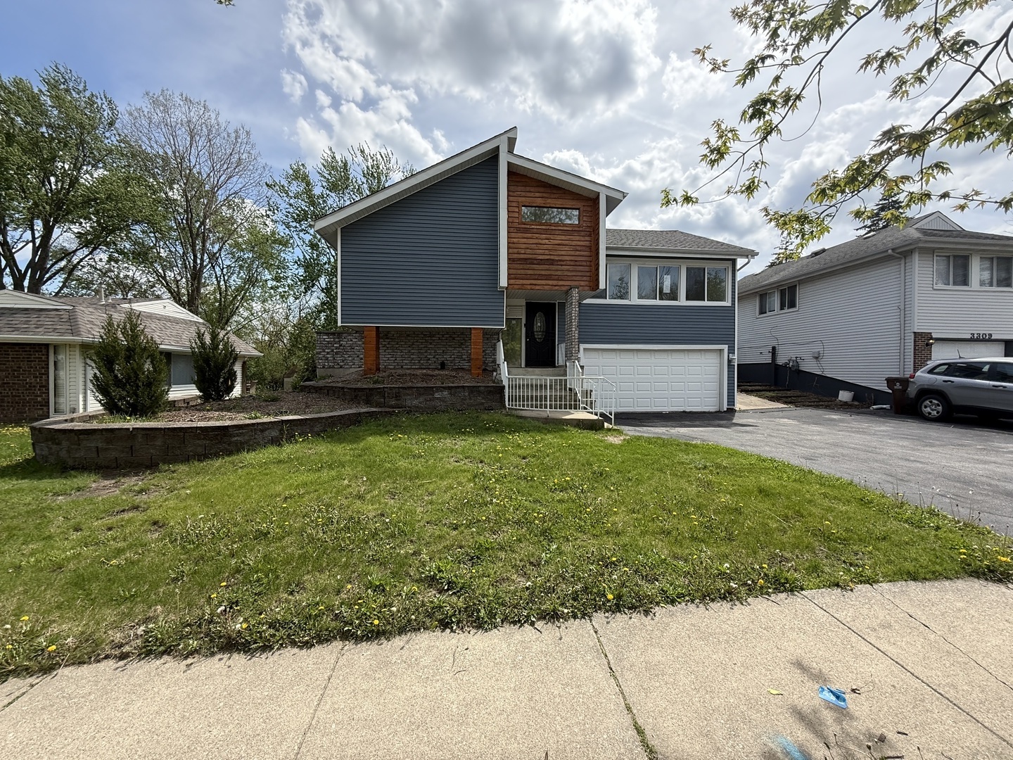 3307 Fountainbleau Drive, Hazel Crest, IL 60429