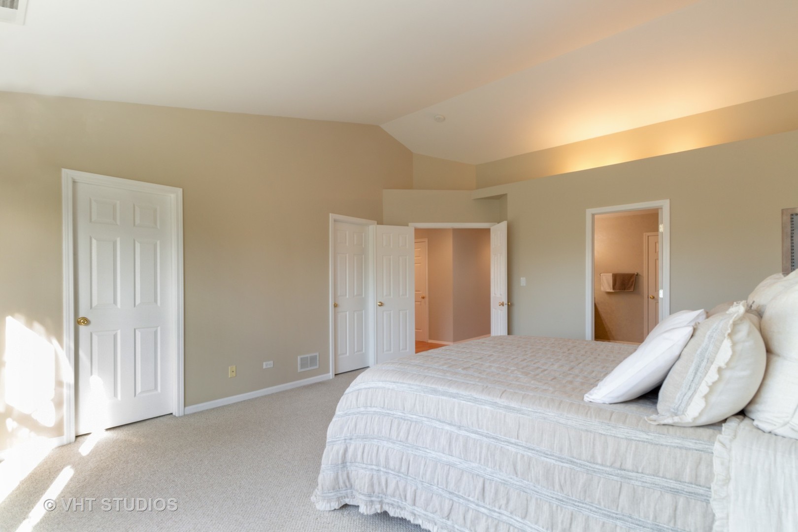 1227 Georgetown Way, Vernon Hills, IL 60061