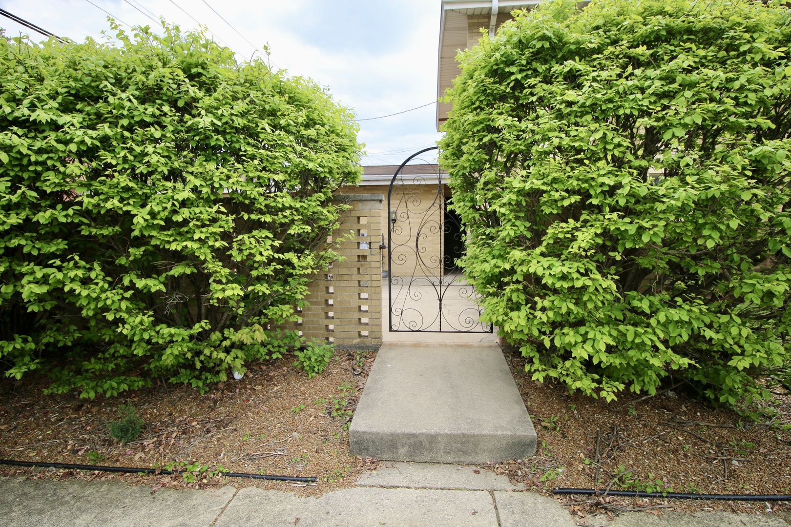 10357 Wight Street, Westchester, IL 60154