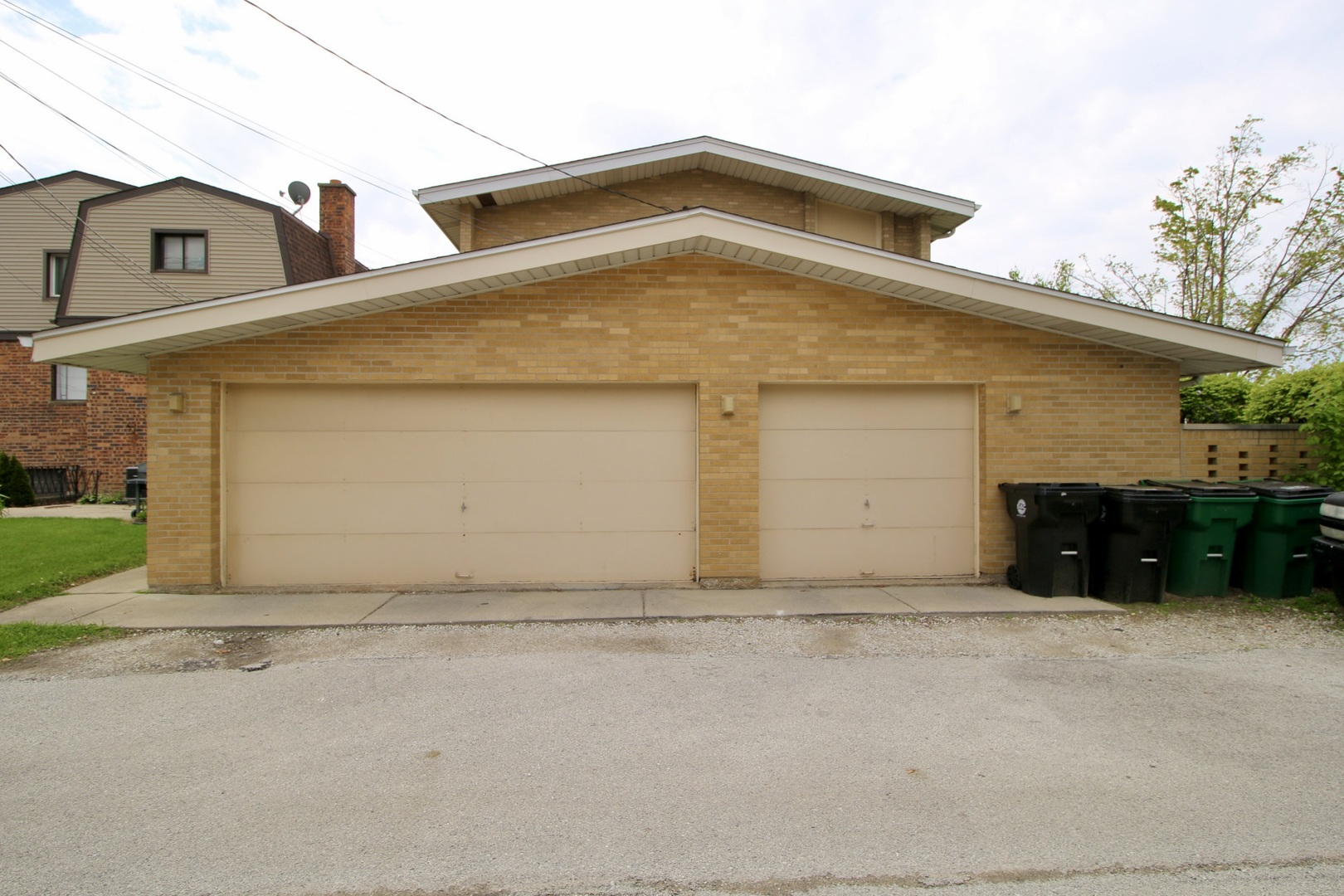 10357 Wight Street, Westchester, IL 60154