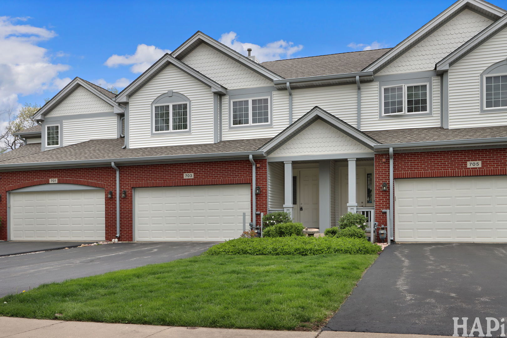 703 Owl Creek Lane, Gurnee, IL 60031