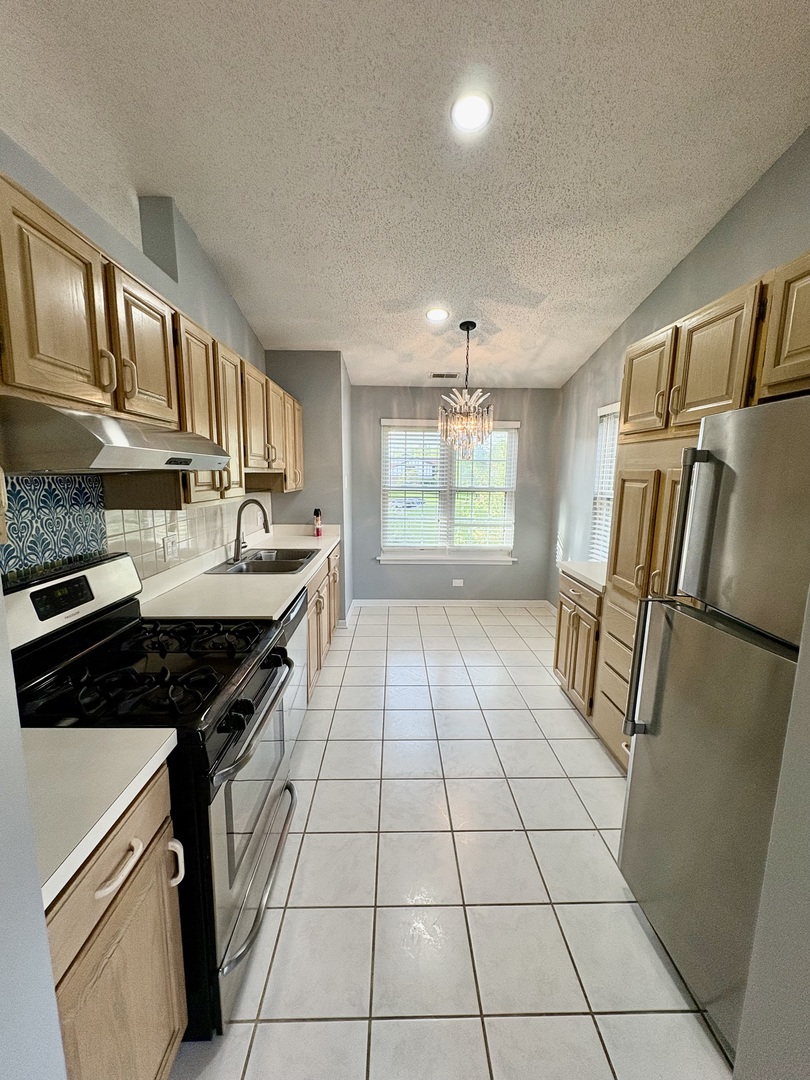 319 Deer Glen Way #2C, Bloomingdale, IL 60108