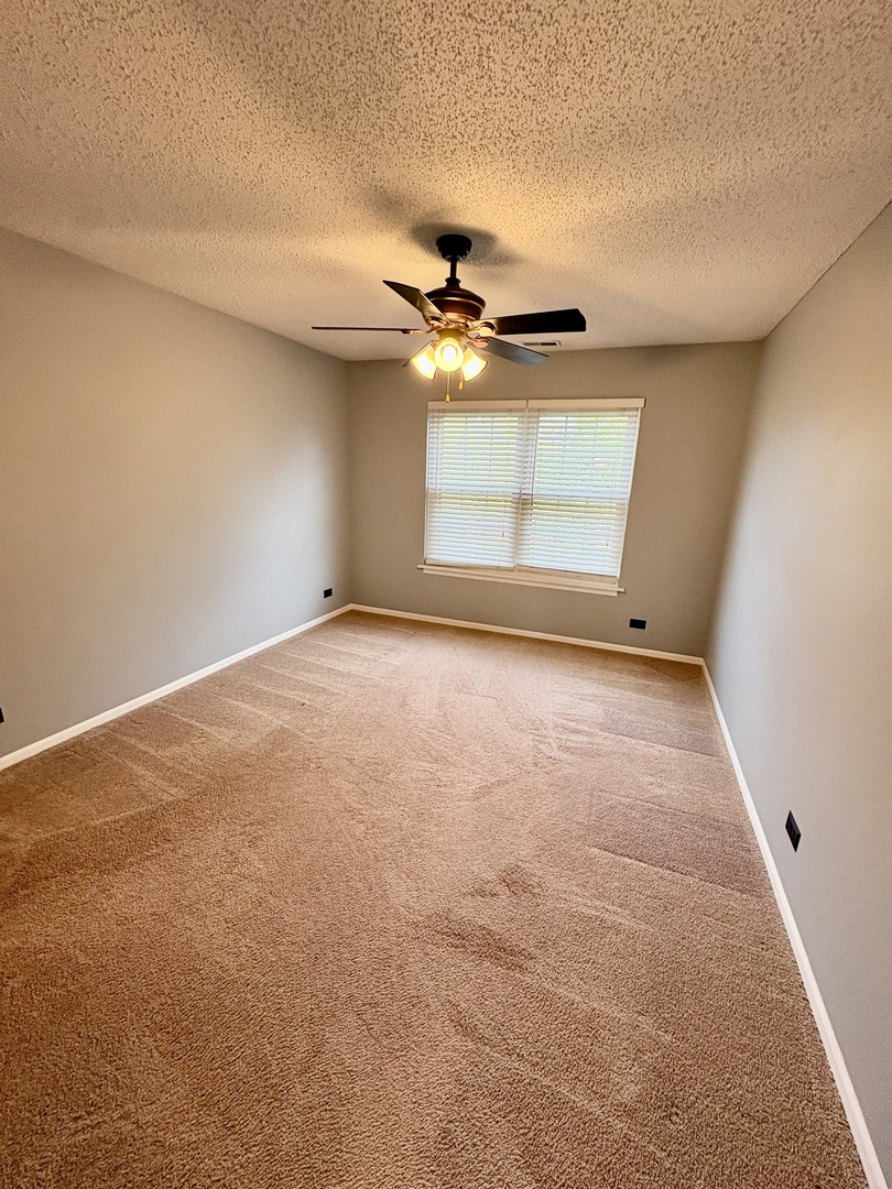 319 Deer Glen Way #2C, Bloomingdale, IL 60108