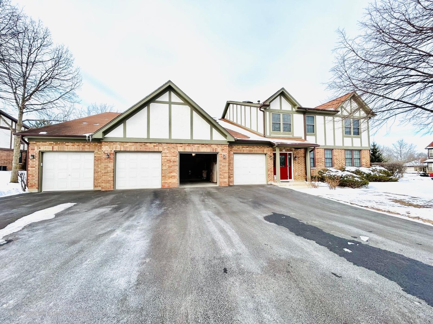 319 Deer Glen Way #2C, Bloomingdale, IL 60108