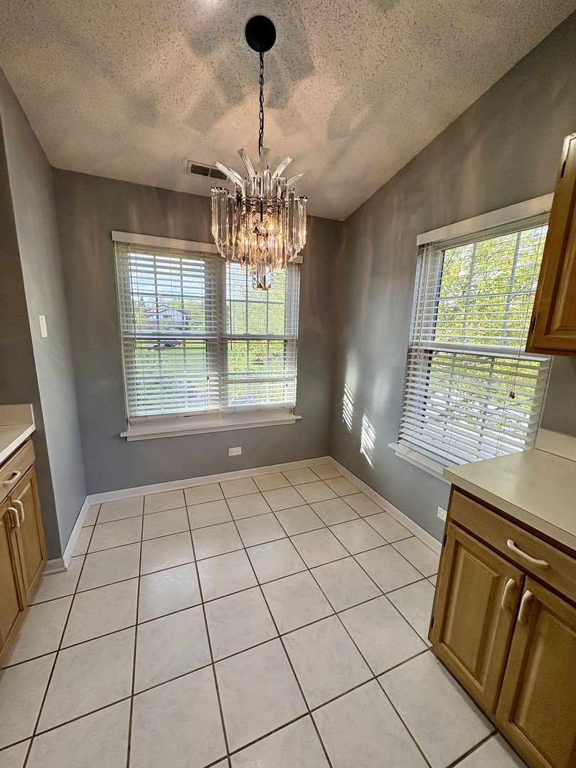 319 Deer Glen Way #2C, Bloomingdale, IL 60108