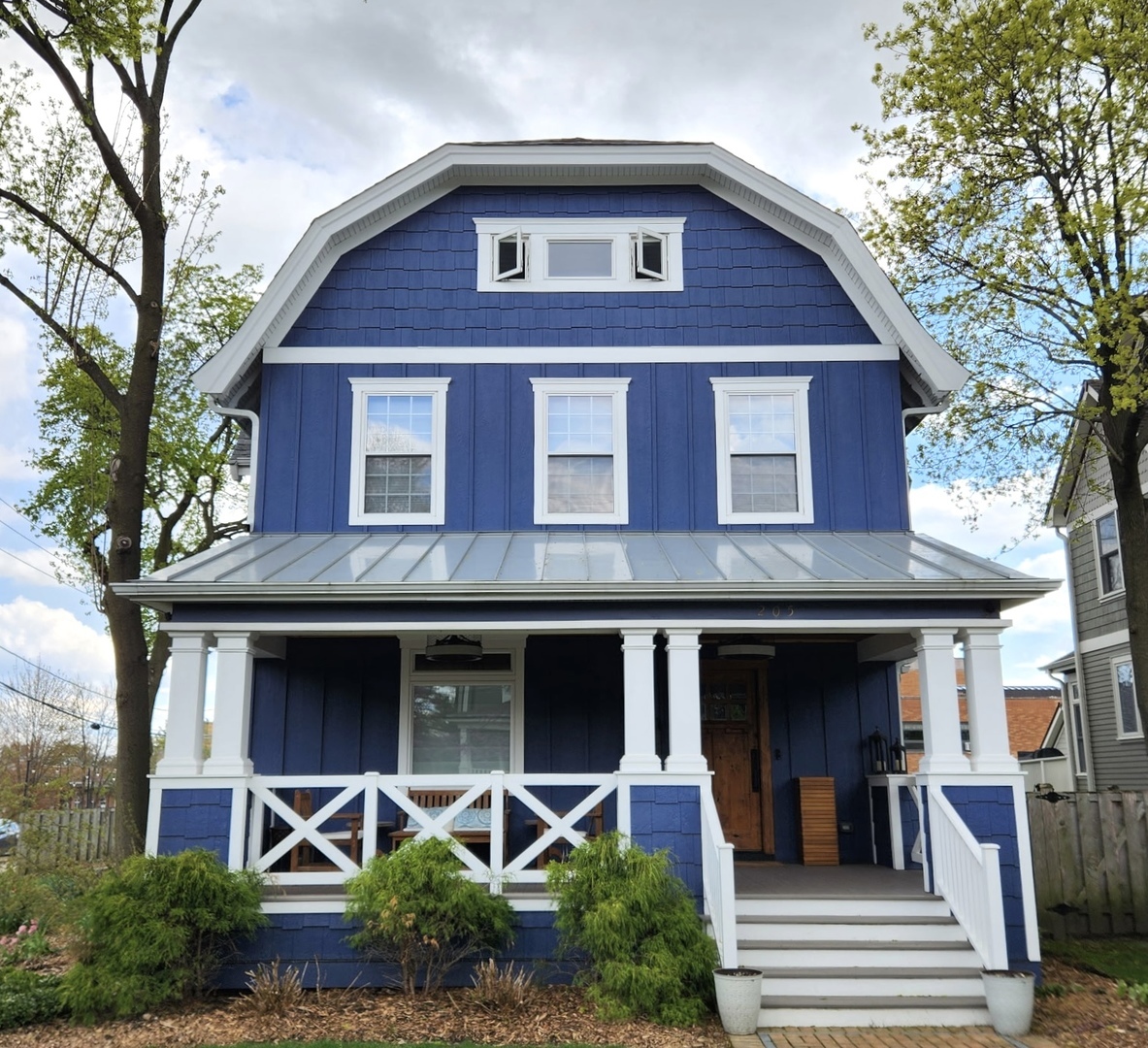 205 W Cook Avenue, Libertyville, IL 60048
