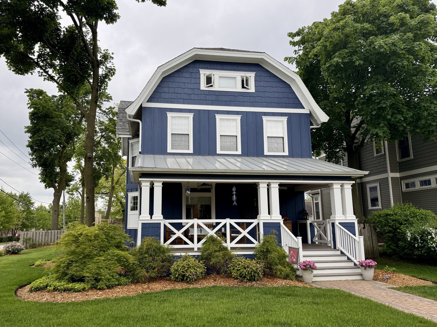 205 W Cook Avenue, Libertyville, IL 60048