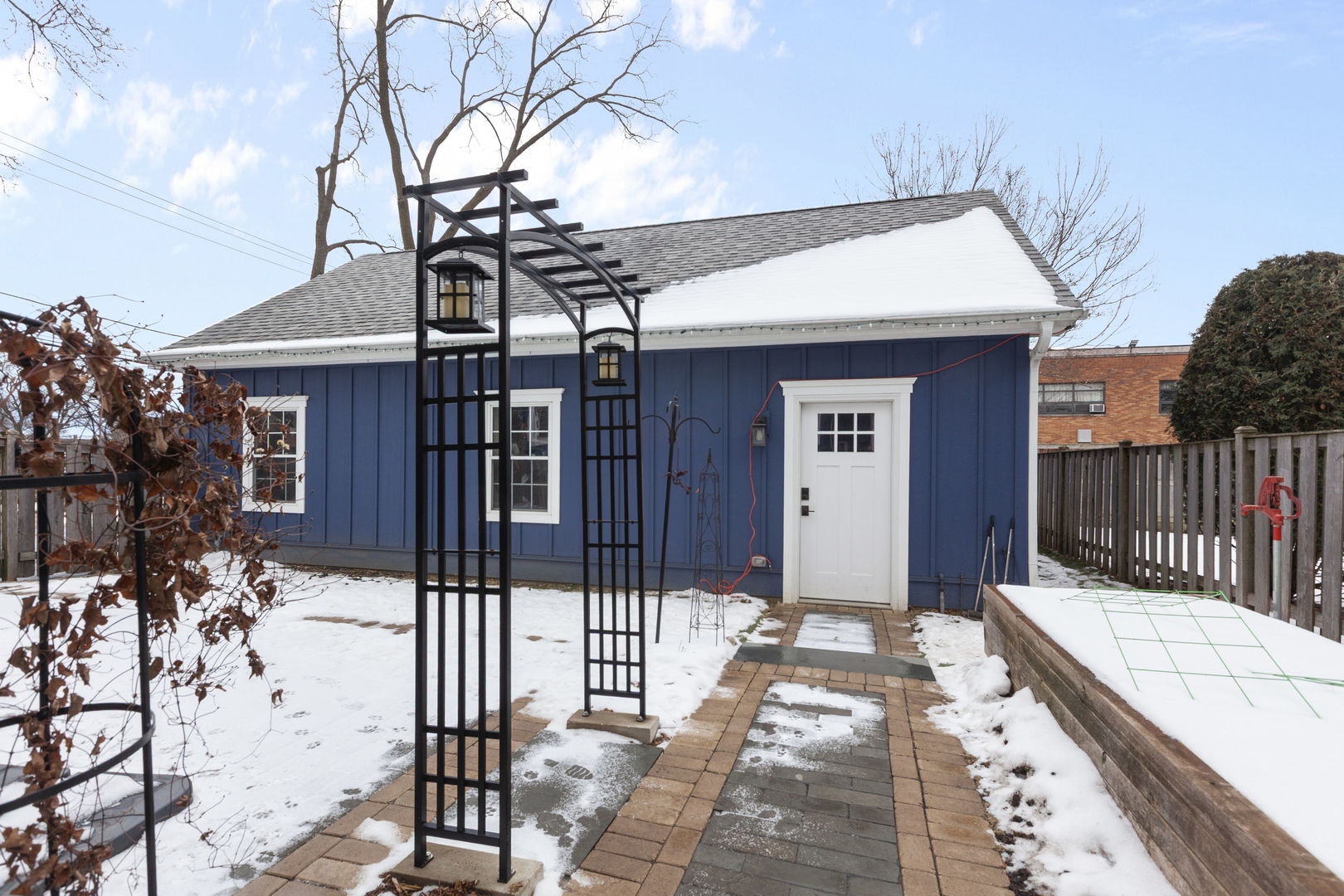 205 W Cook Avenue, Libertyville, IL 60048