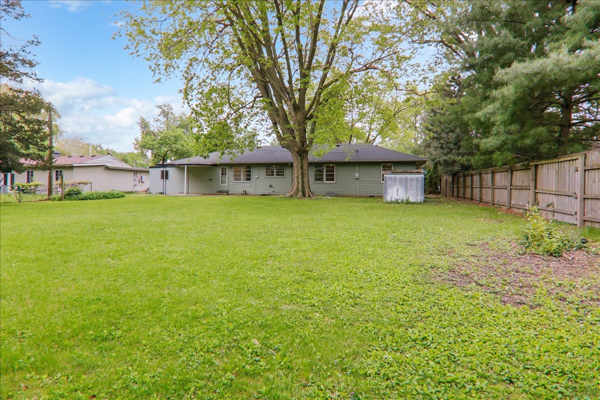 2114 Peirce Avenue, Bloomington, IL 61701