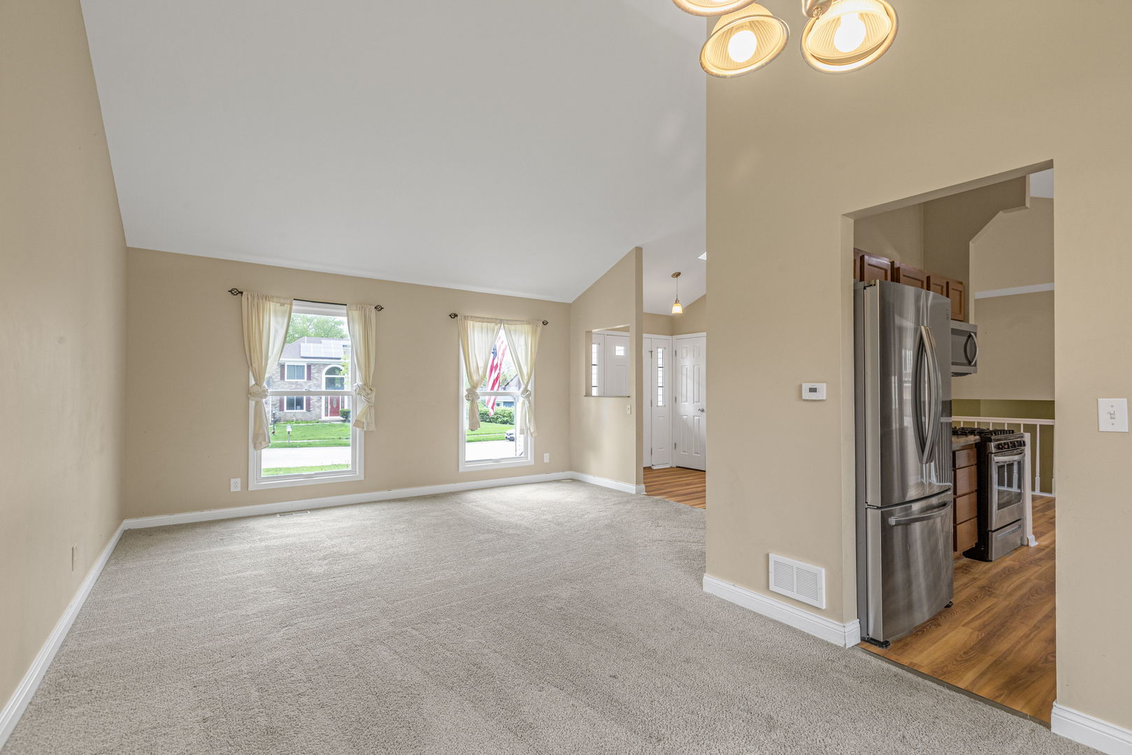 6 Cambridge Court, Cary, IL 60013