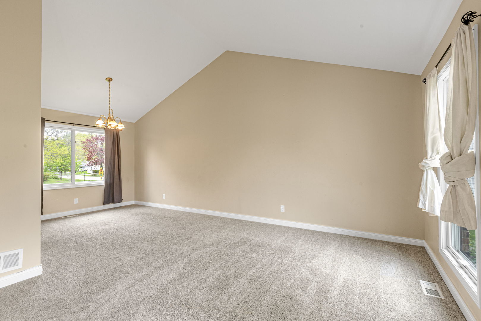 6 Cambridge Court, Cary, IL 60013