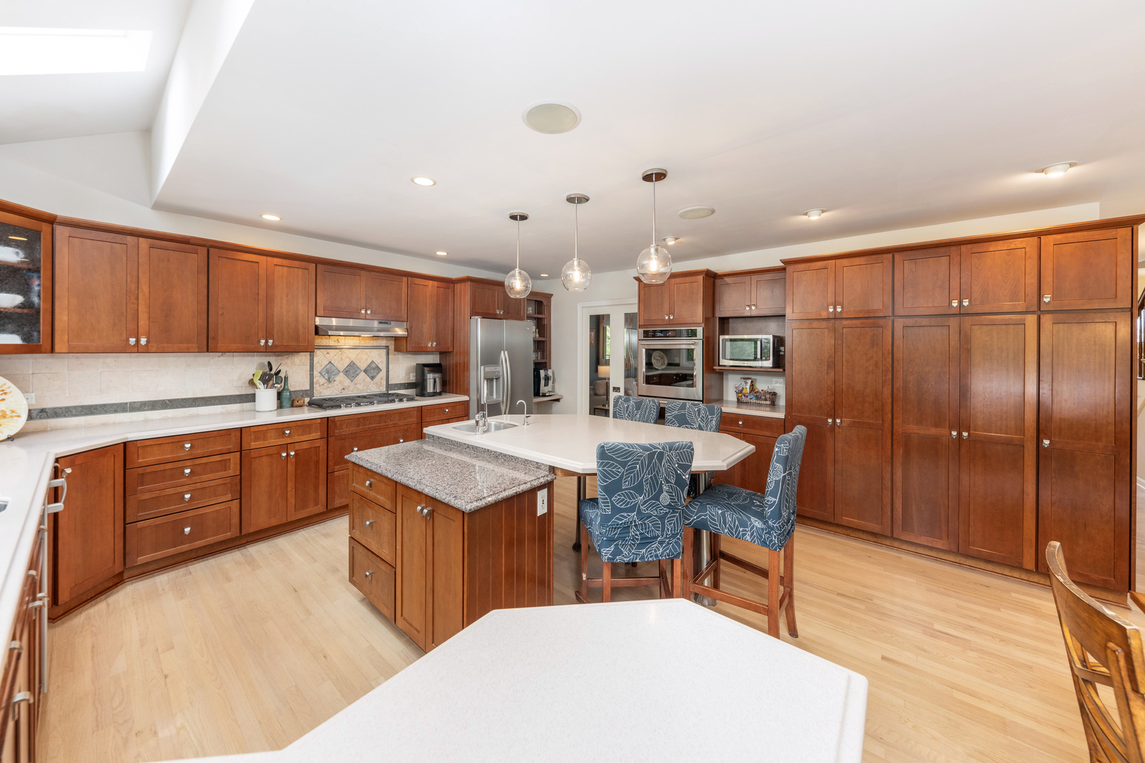 5419 Grand Avenue, Downers Grove, IL 60515