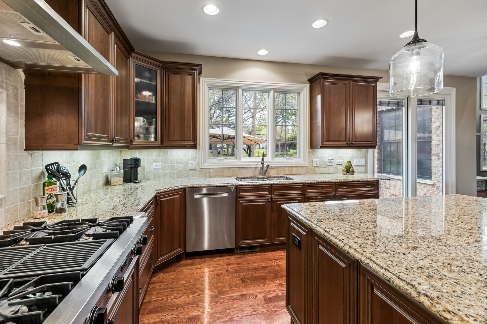 731 S Michigan Court, Palatine, IL 60067