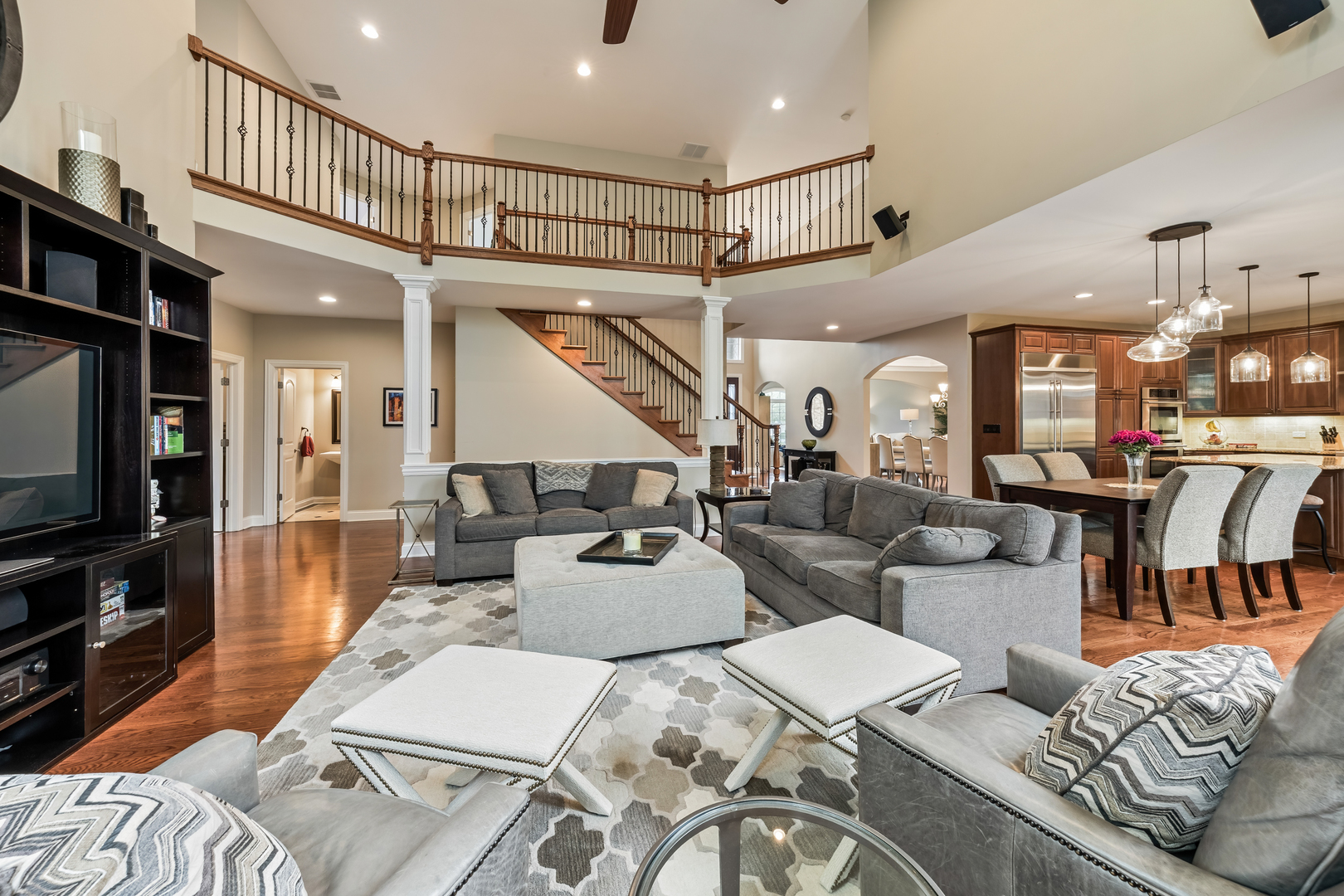731 S Michigan Court, Palatine, IL 60067