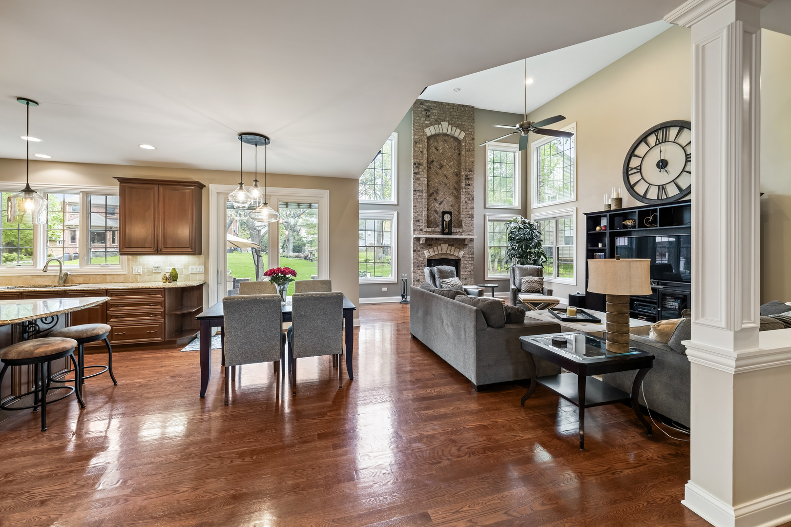 731 S Michigan Court, Palatine, IL 60067