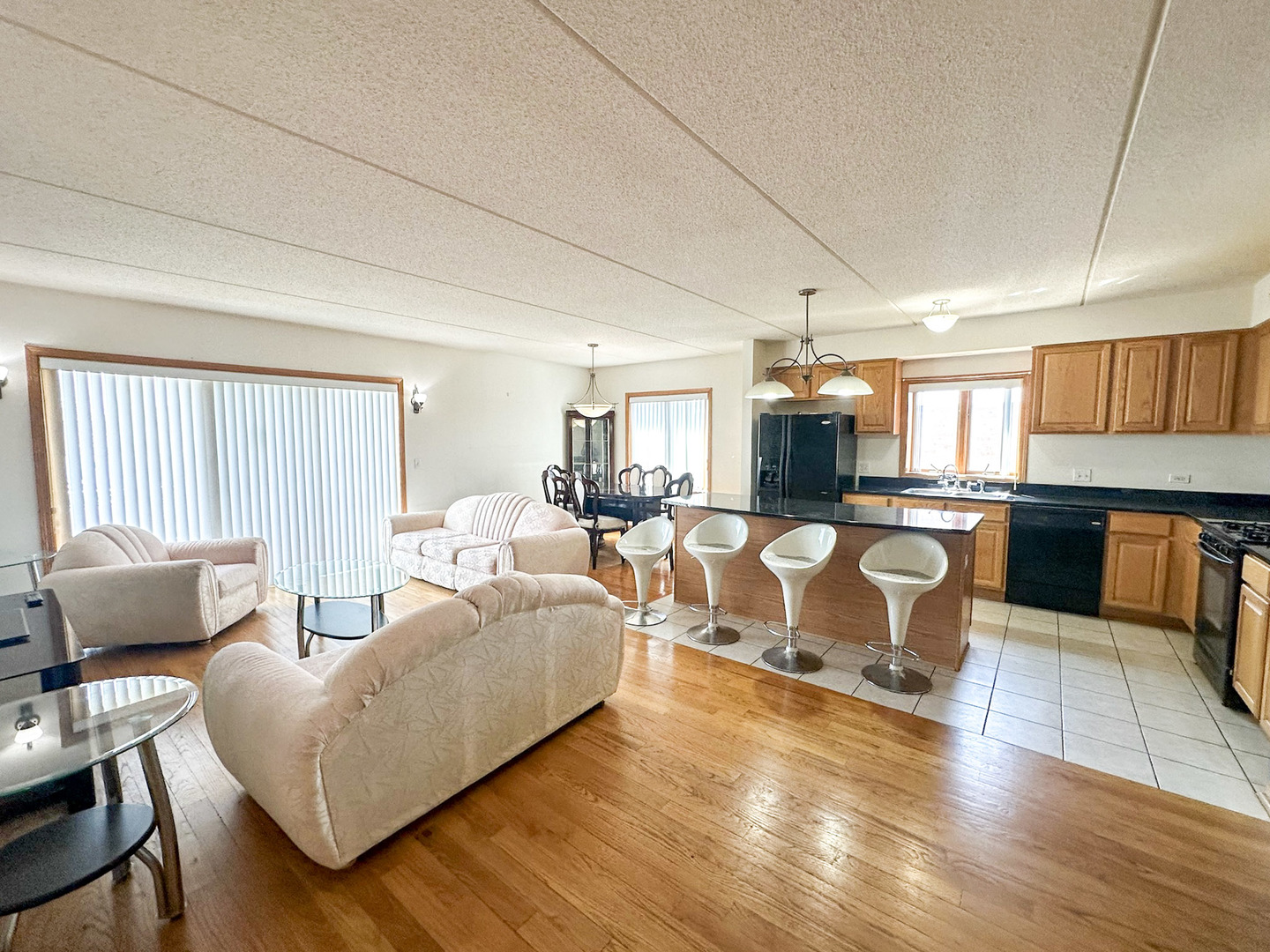 3258 N Harlem Avenue #209, Chicago, IL 60634