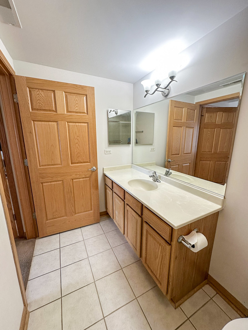 3258 N Harlem Avenue #209, Chicago, IL 60634