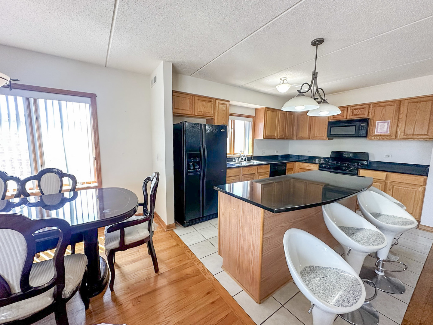 3258 N Harlem Avenue #209, Chicago, IL 60634