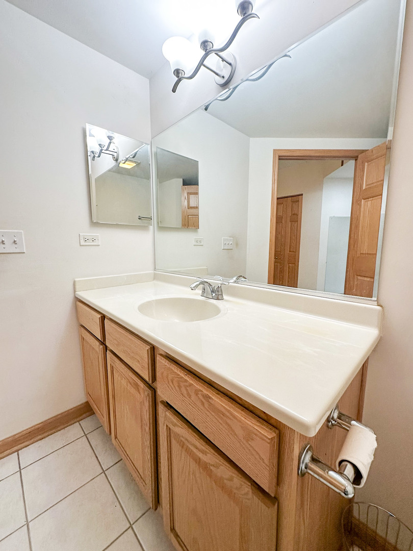 3258 N Harlem Avenue #209, Chicago, IL 60634