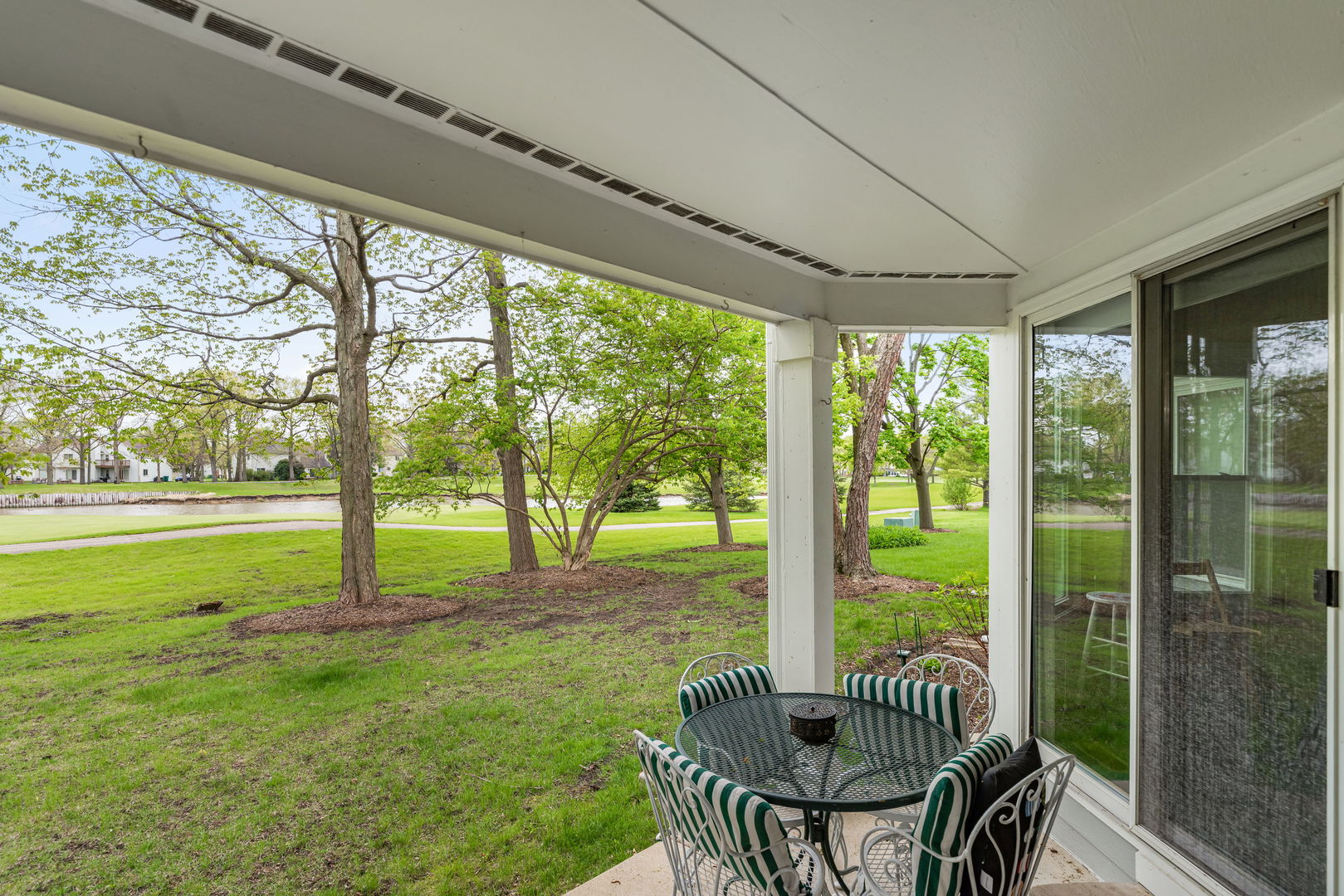 145 Willow Parkway, Buffalo Grove, IL 60089