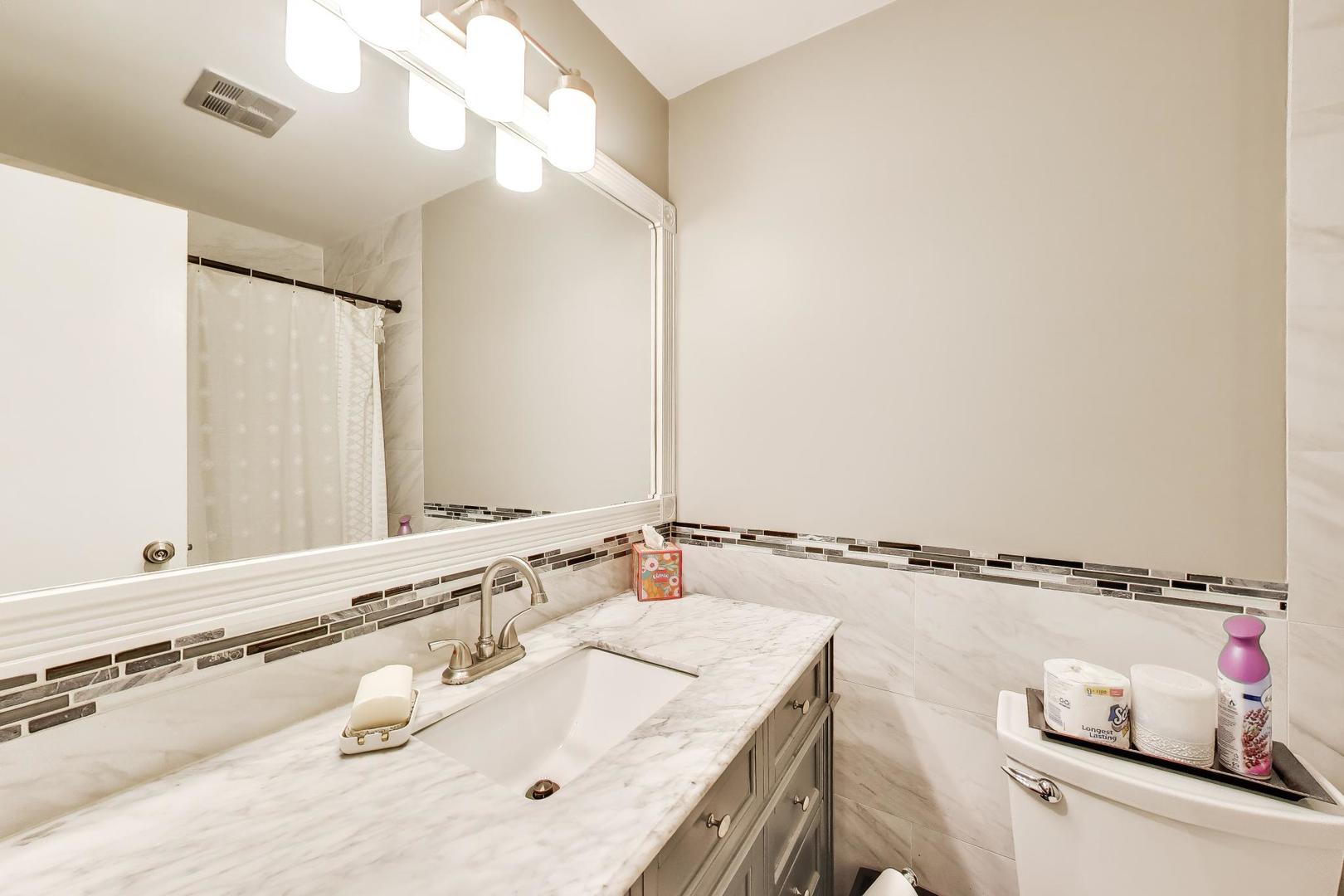 1501 Fairway Drive #1F, Lisle, IL 60532