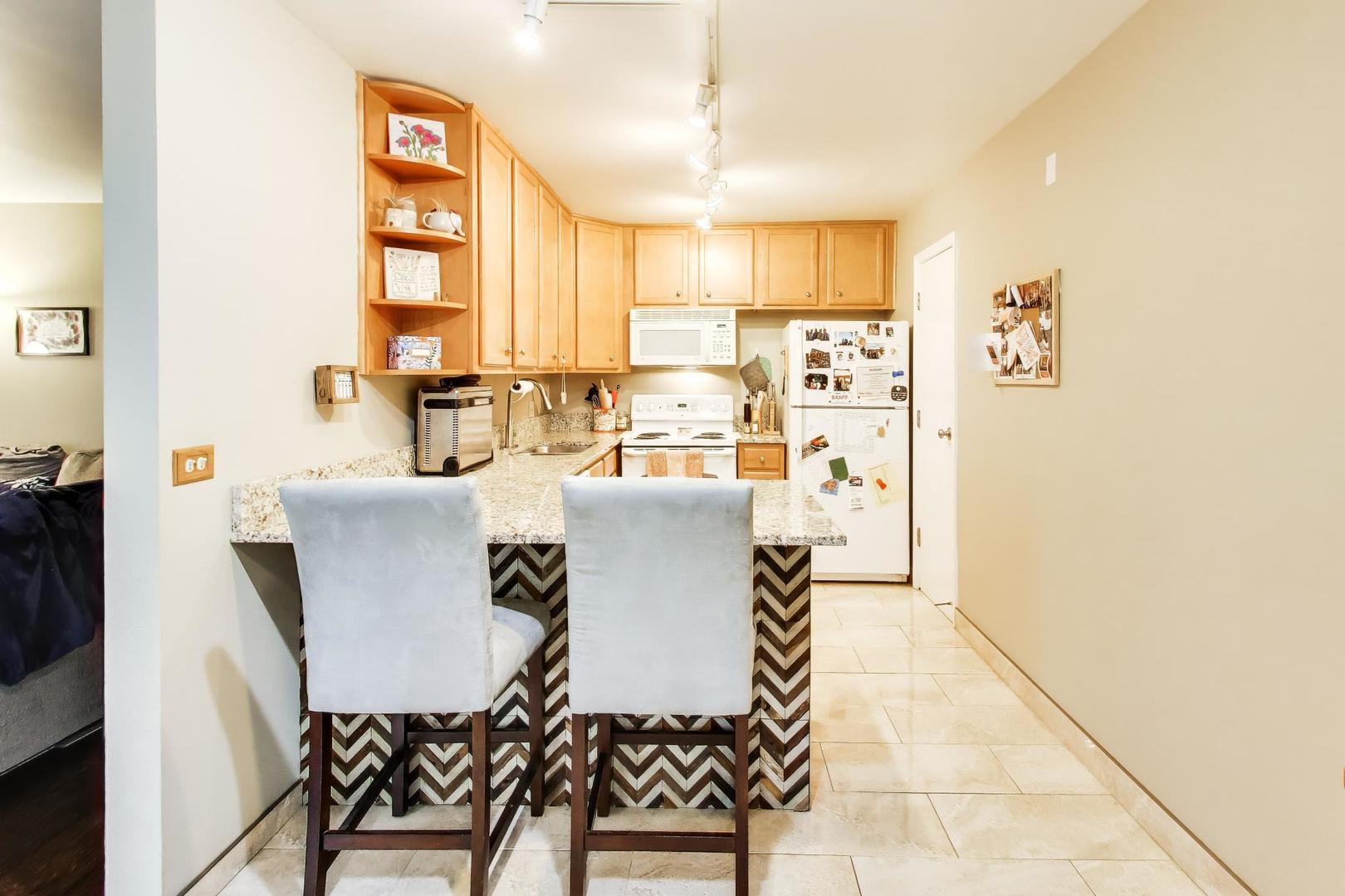 1501 Fairway Drive #1F, Lisle, IL 60532
