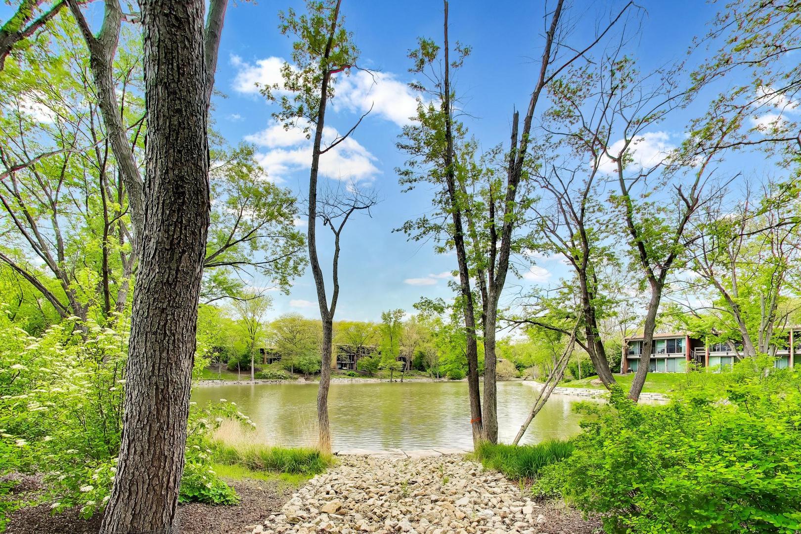1501 Fairway Drive #1F, Lisle, IL 60532