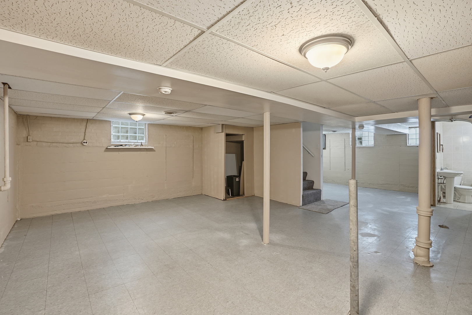 11056 S STATE LINE Road, Chicago, IL 60617