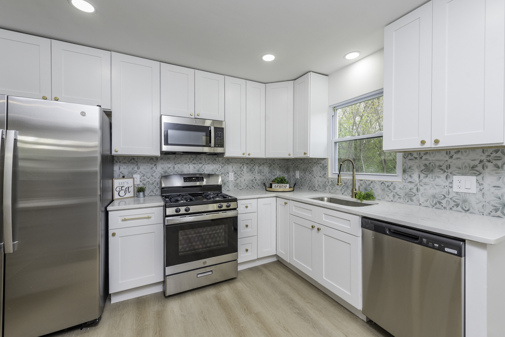 2413 Joppa Avenue, Zion, IL 60099