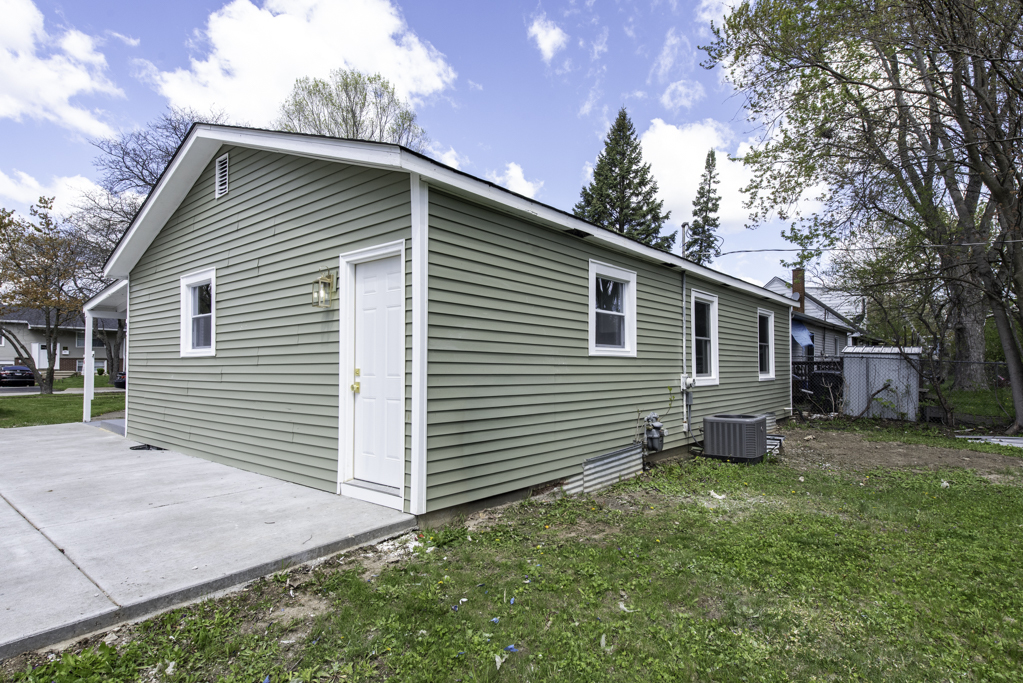 2413 Joppa Avenue, Zion, IL 60099