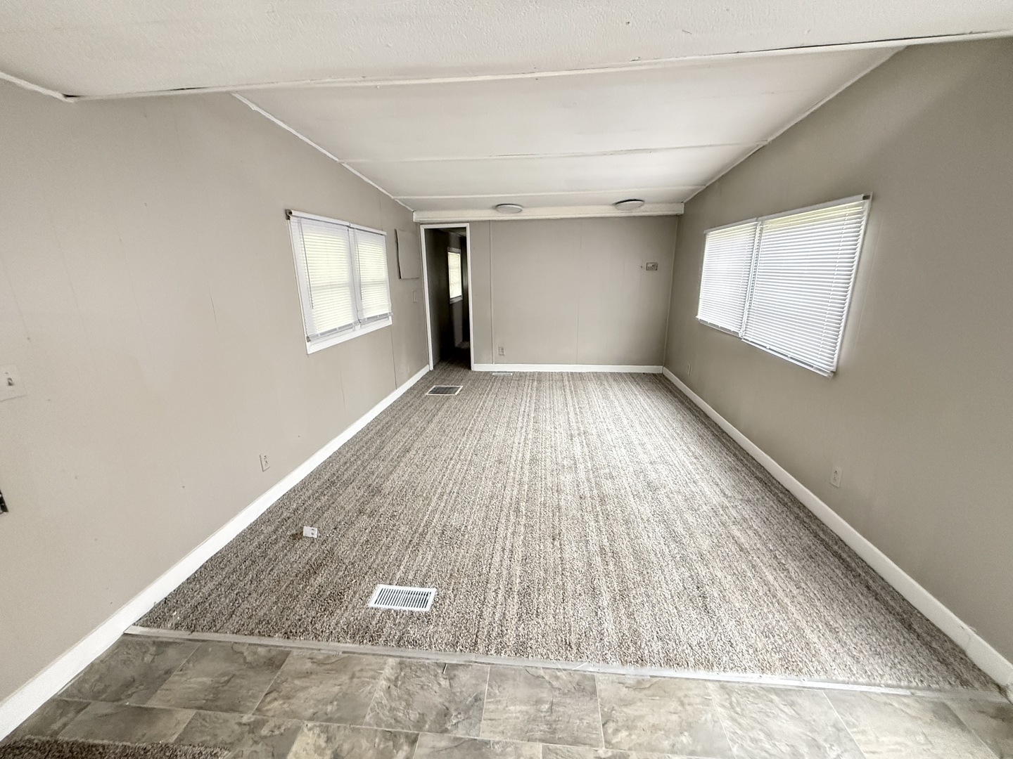 1712 S Dixie Highway #27, Crete, IL 60417